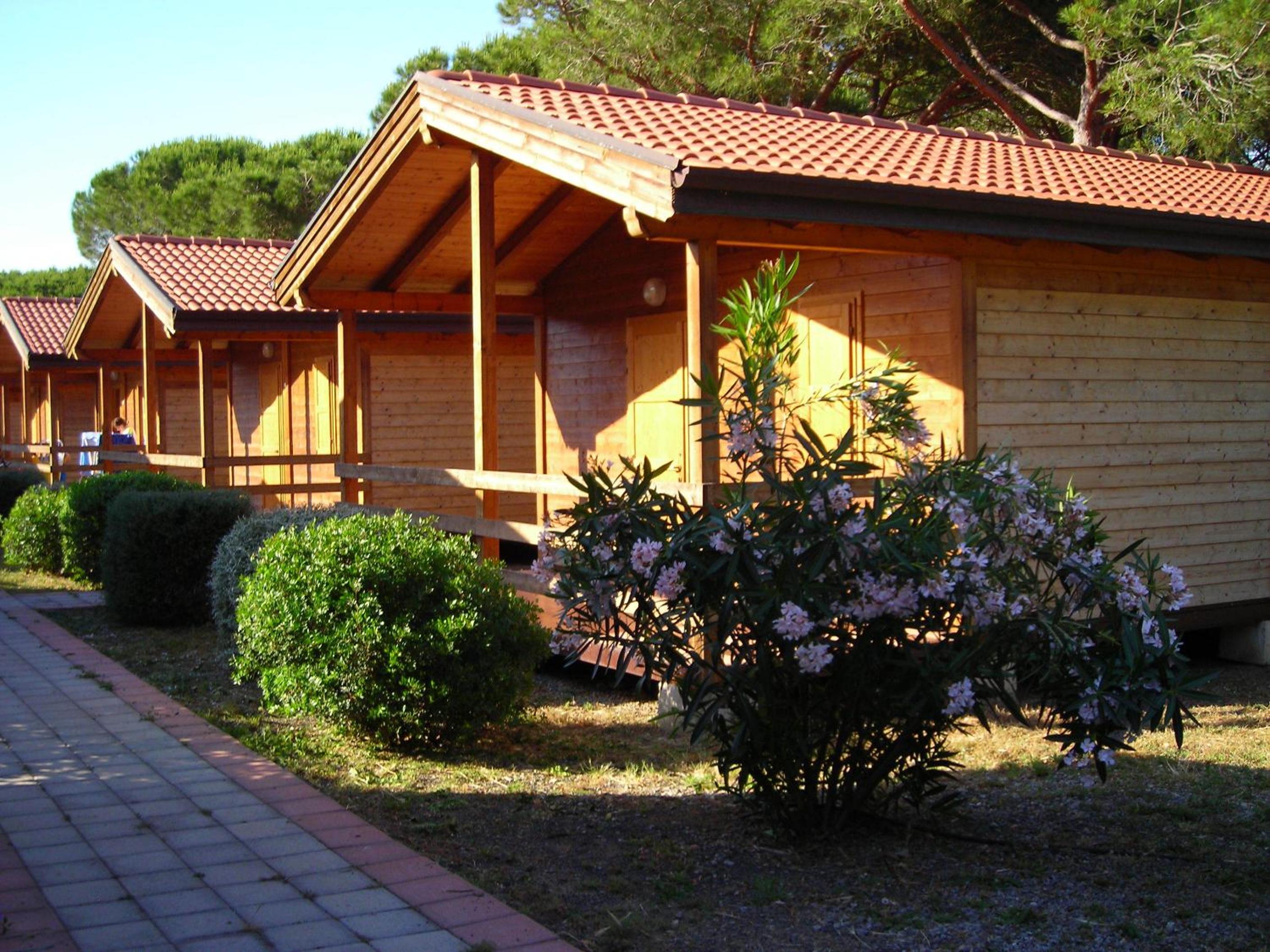 Two-Bedroom Bungalow (4 Adults) - Photo 7