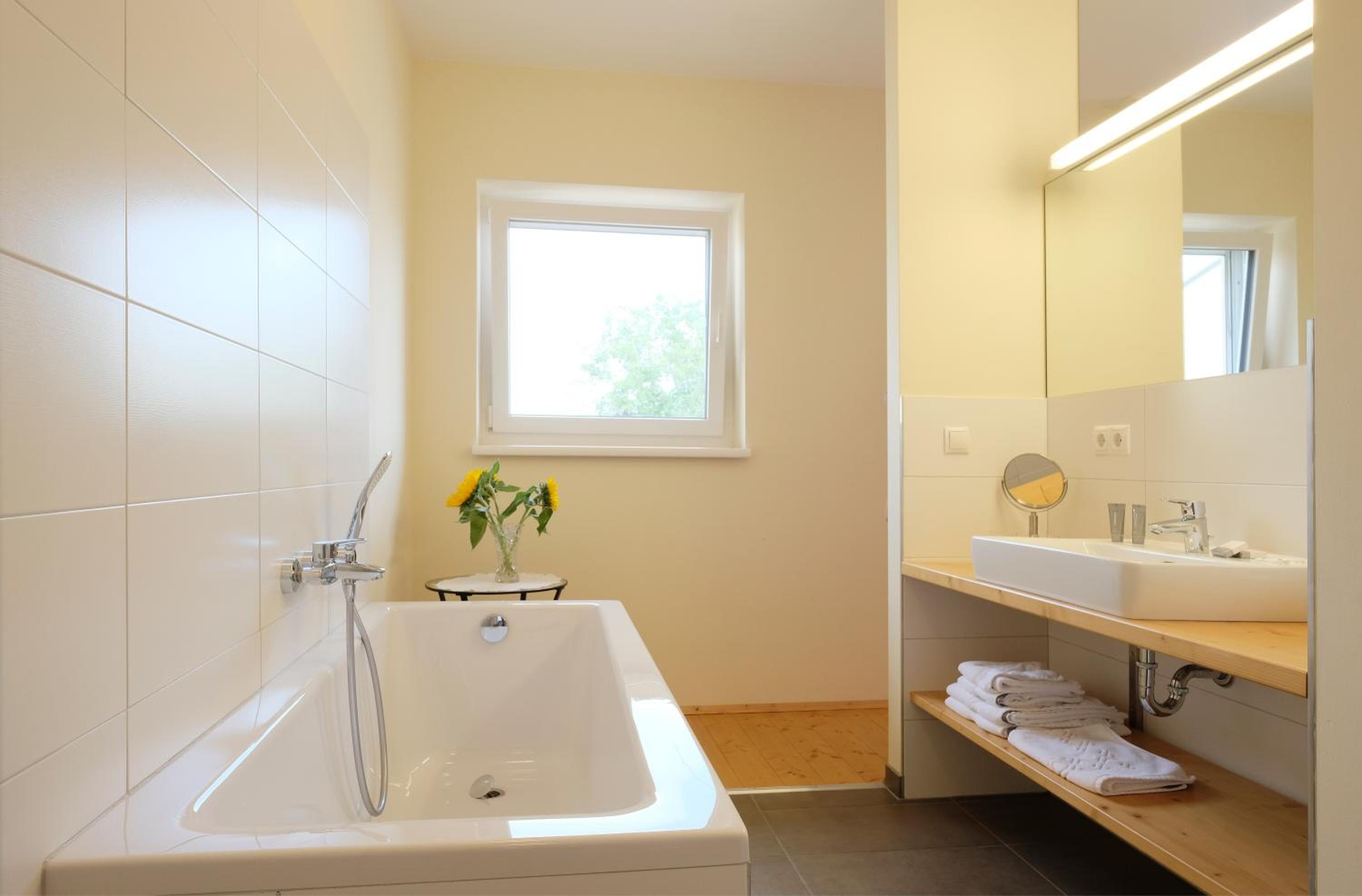 Deluxe Double Room - Photo 8