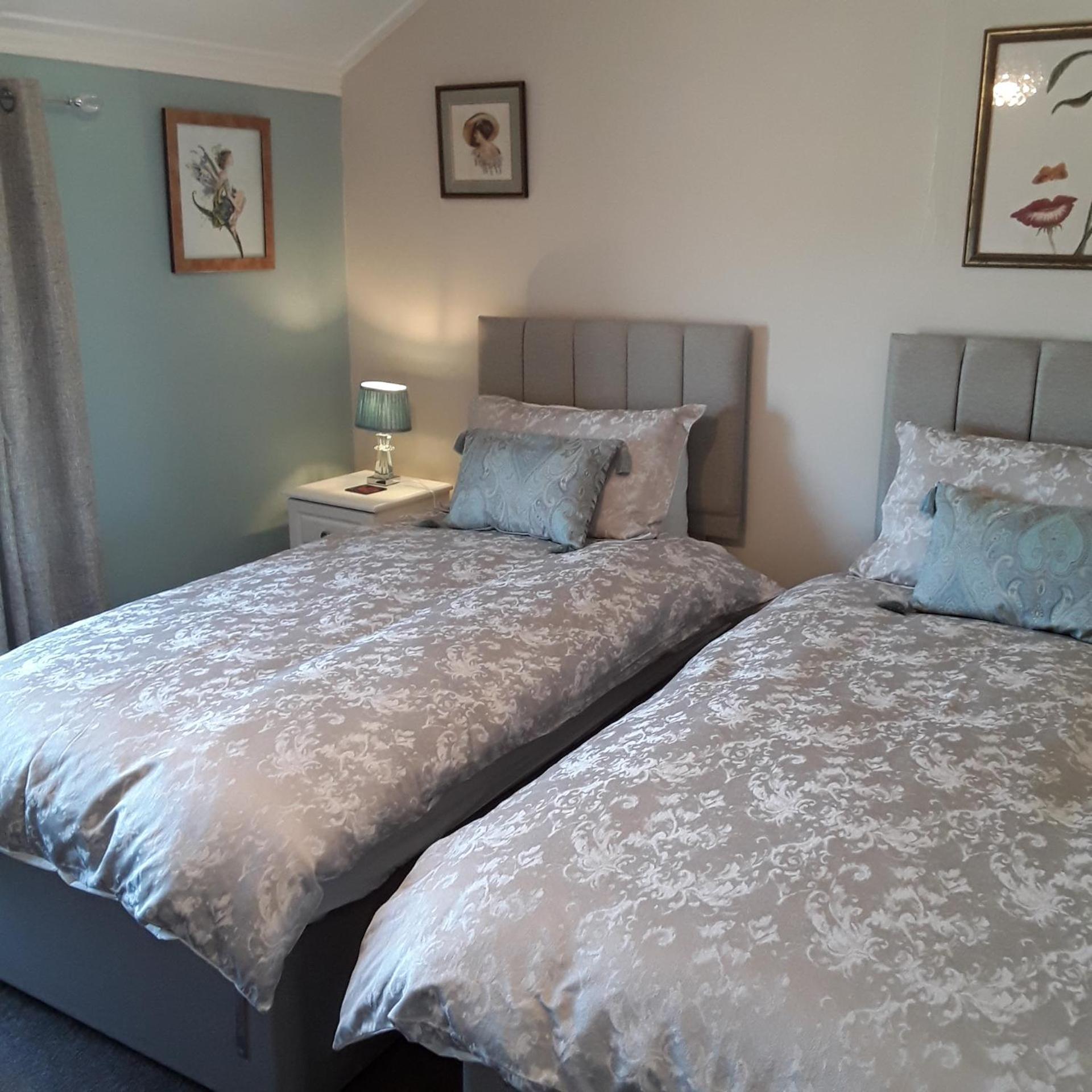 Double or Twin Room with Private Bathroom photo 3