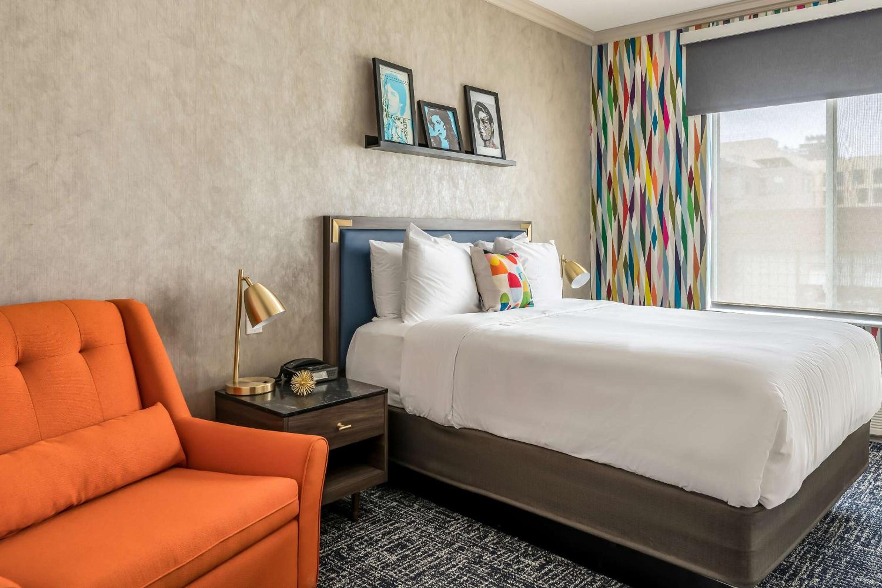 Deluxe Queen Room