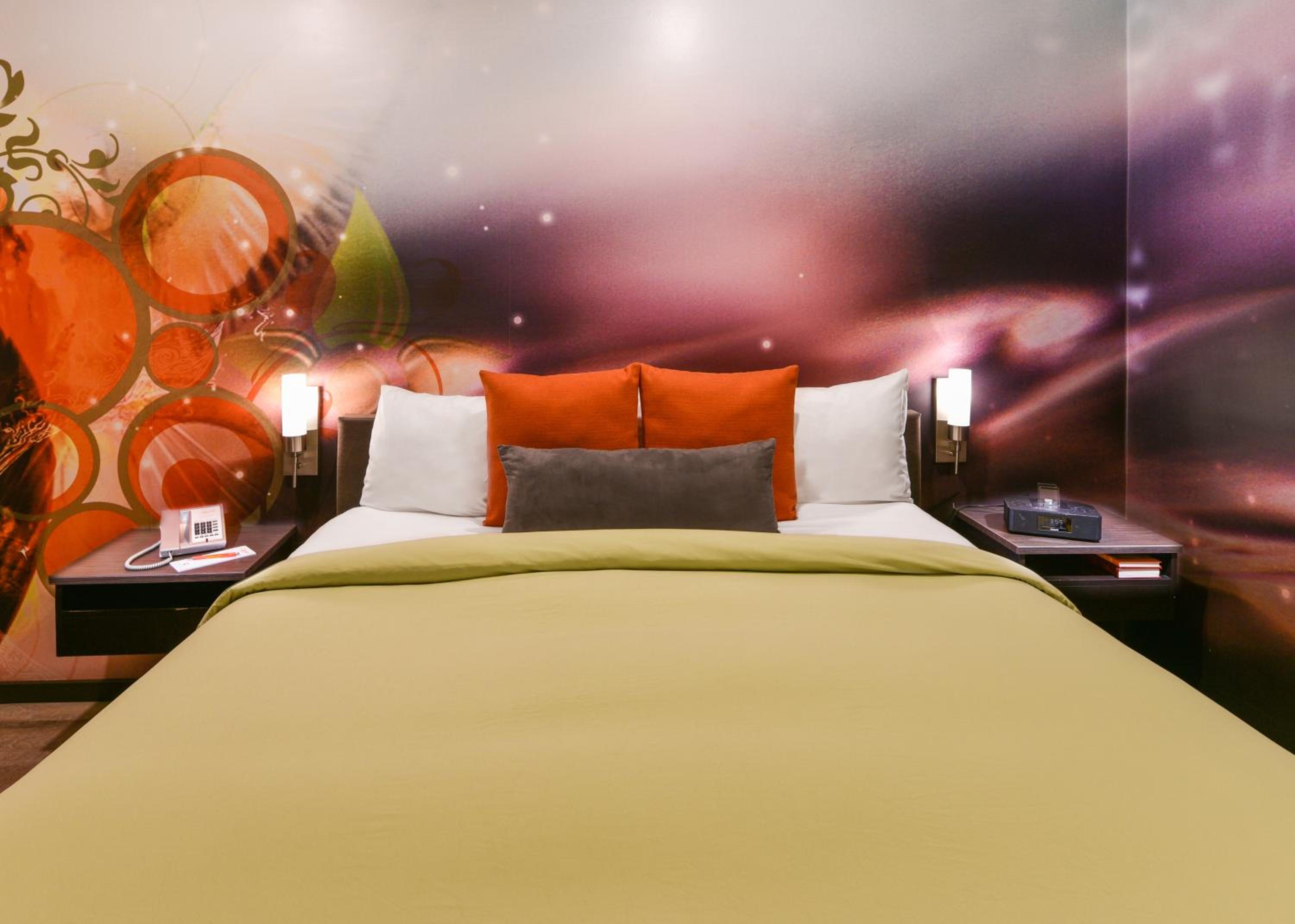 Standard King Room - Photo 9