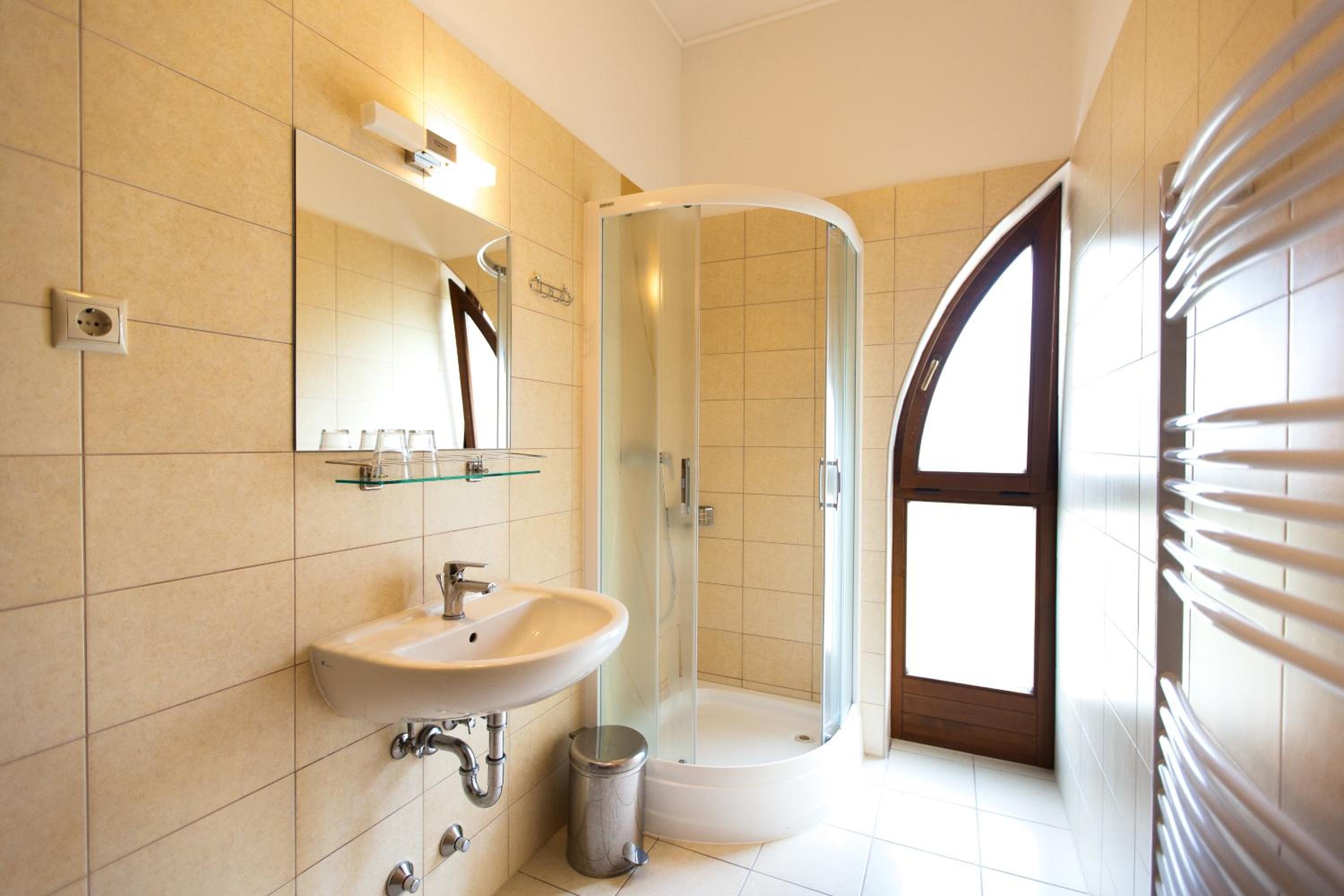 Double or Twin Room photo 3