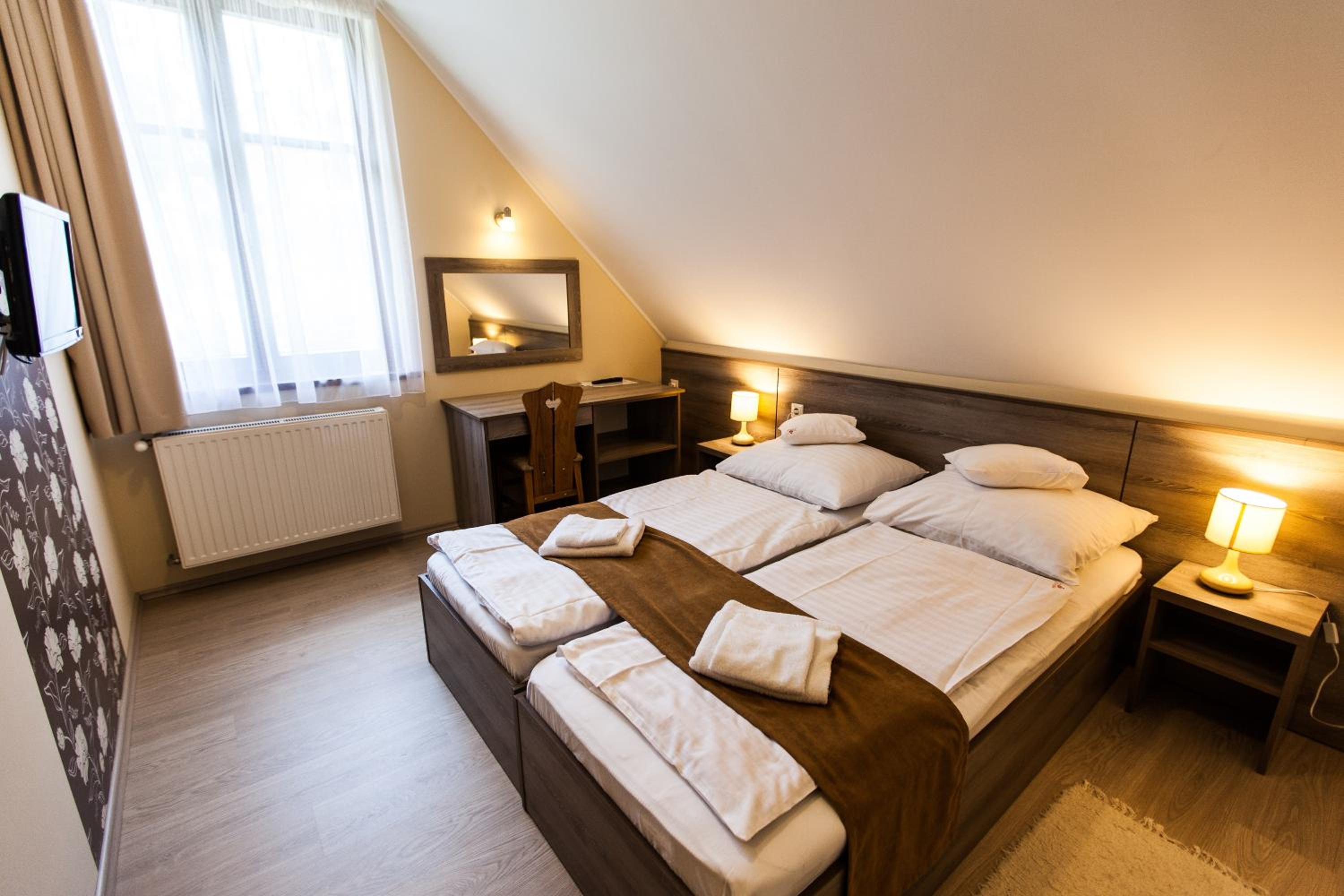 Double or Twin Room photo 1