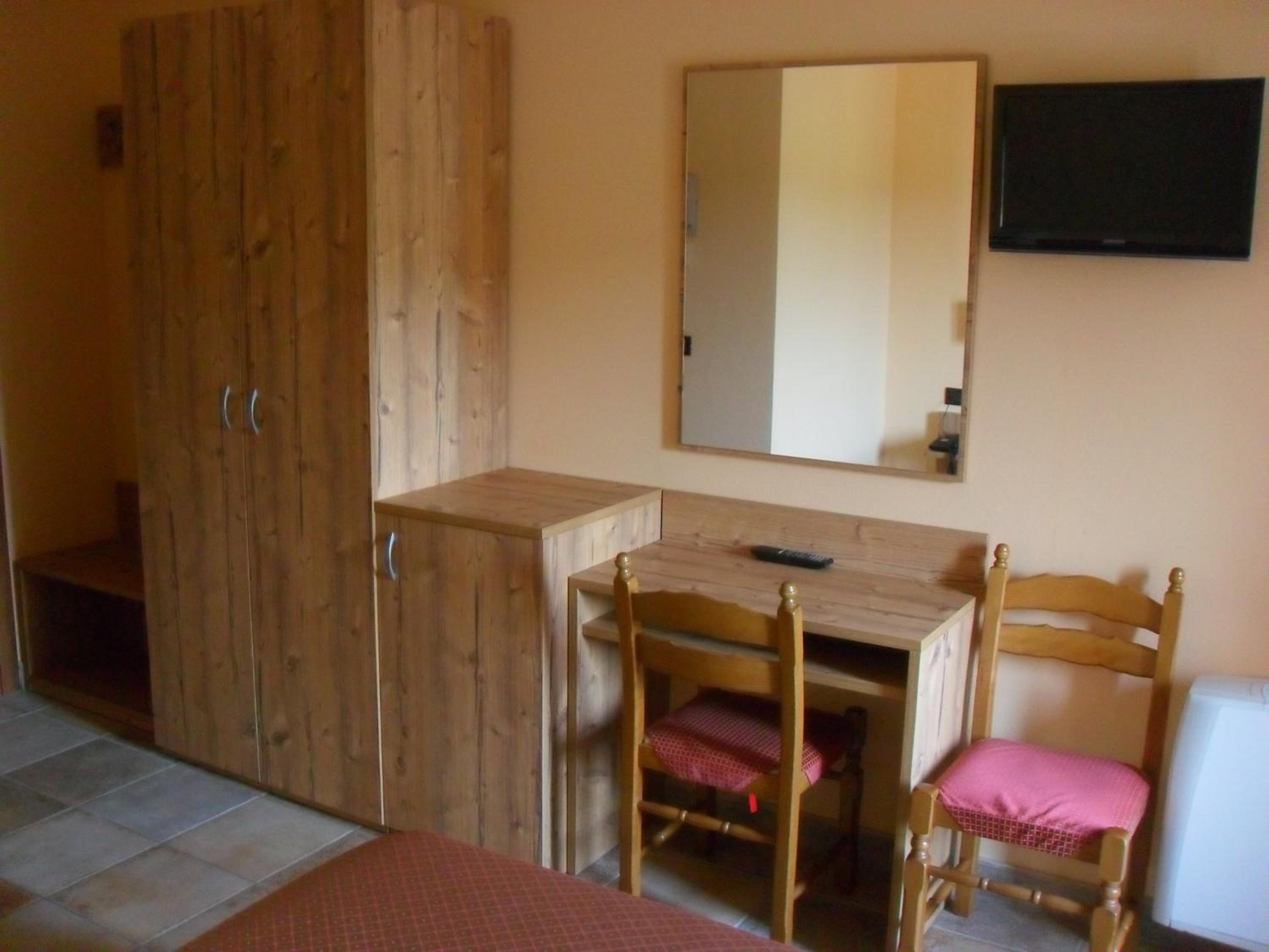 Double or Twin Room photo 3