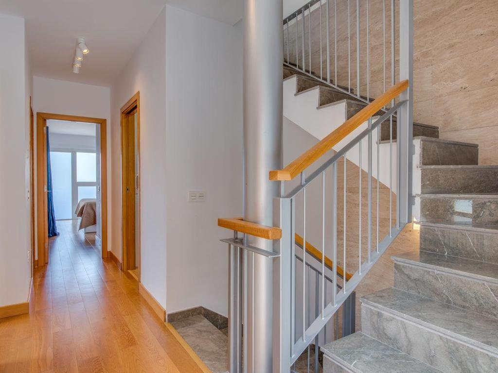 Villa photo 2