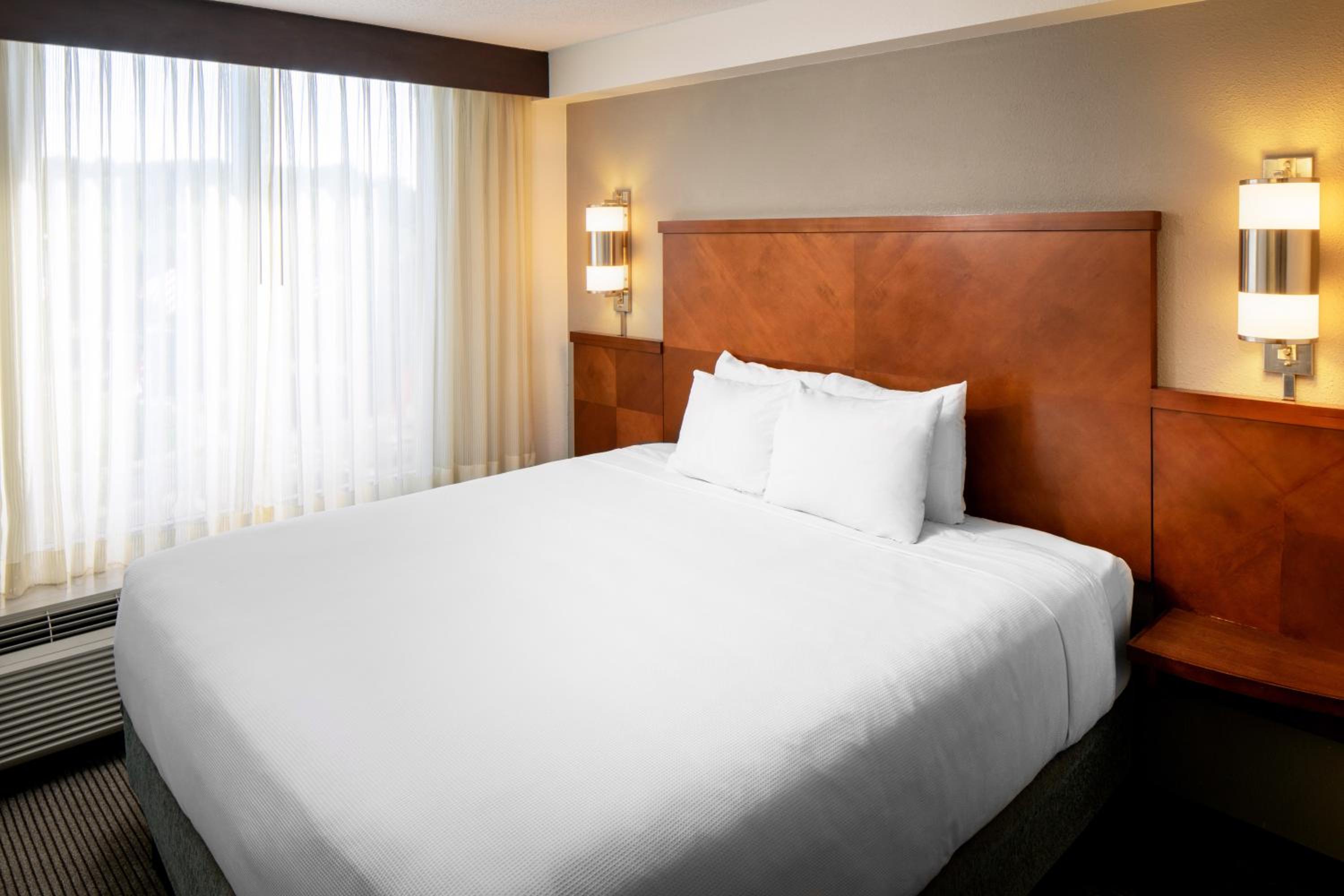 King Room with Sofa Bed - High Floor - Photo 3