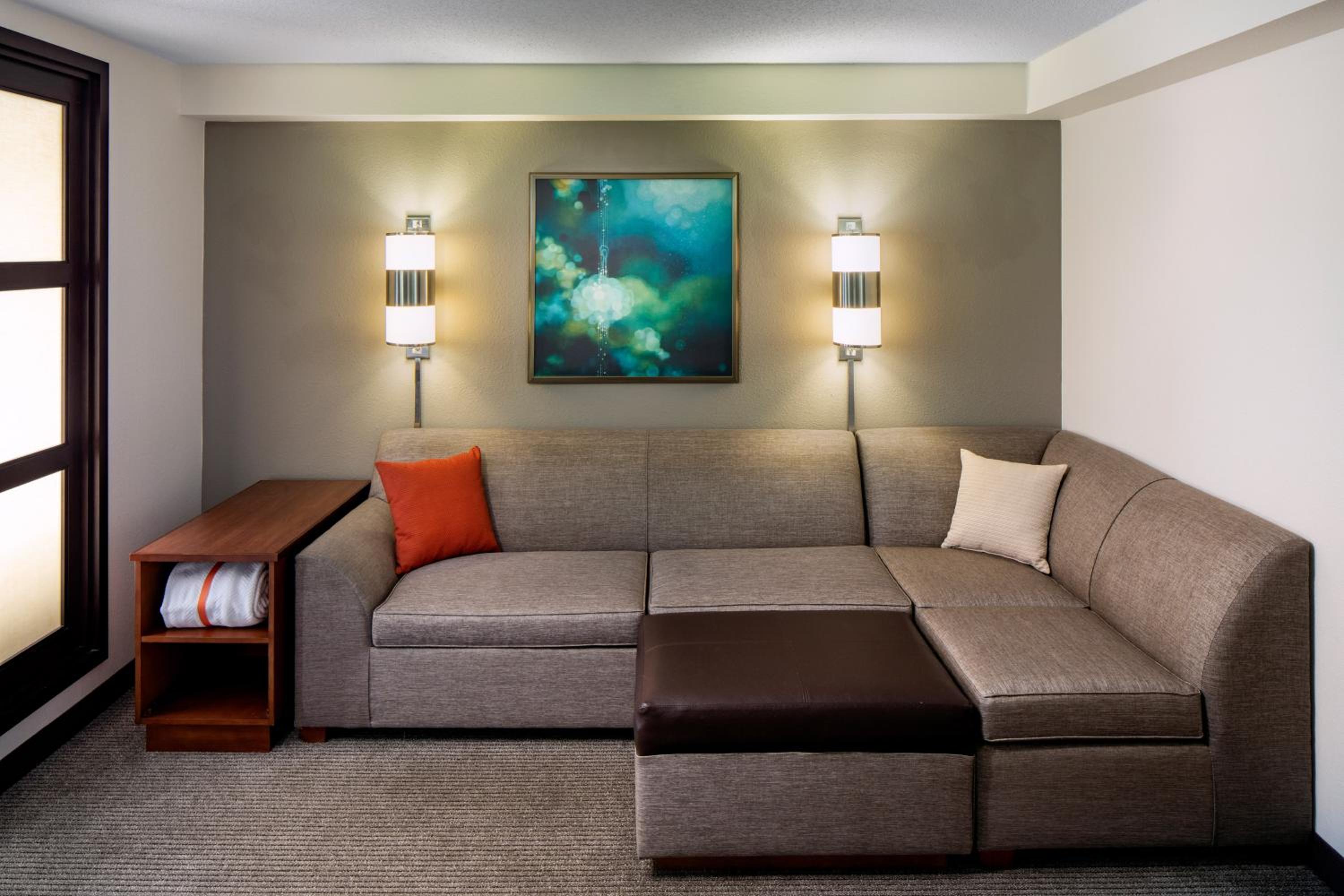 Queen Room with Two Queen Beds and Sofa Bed - Photo 3