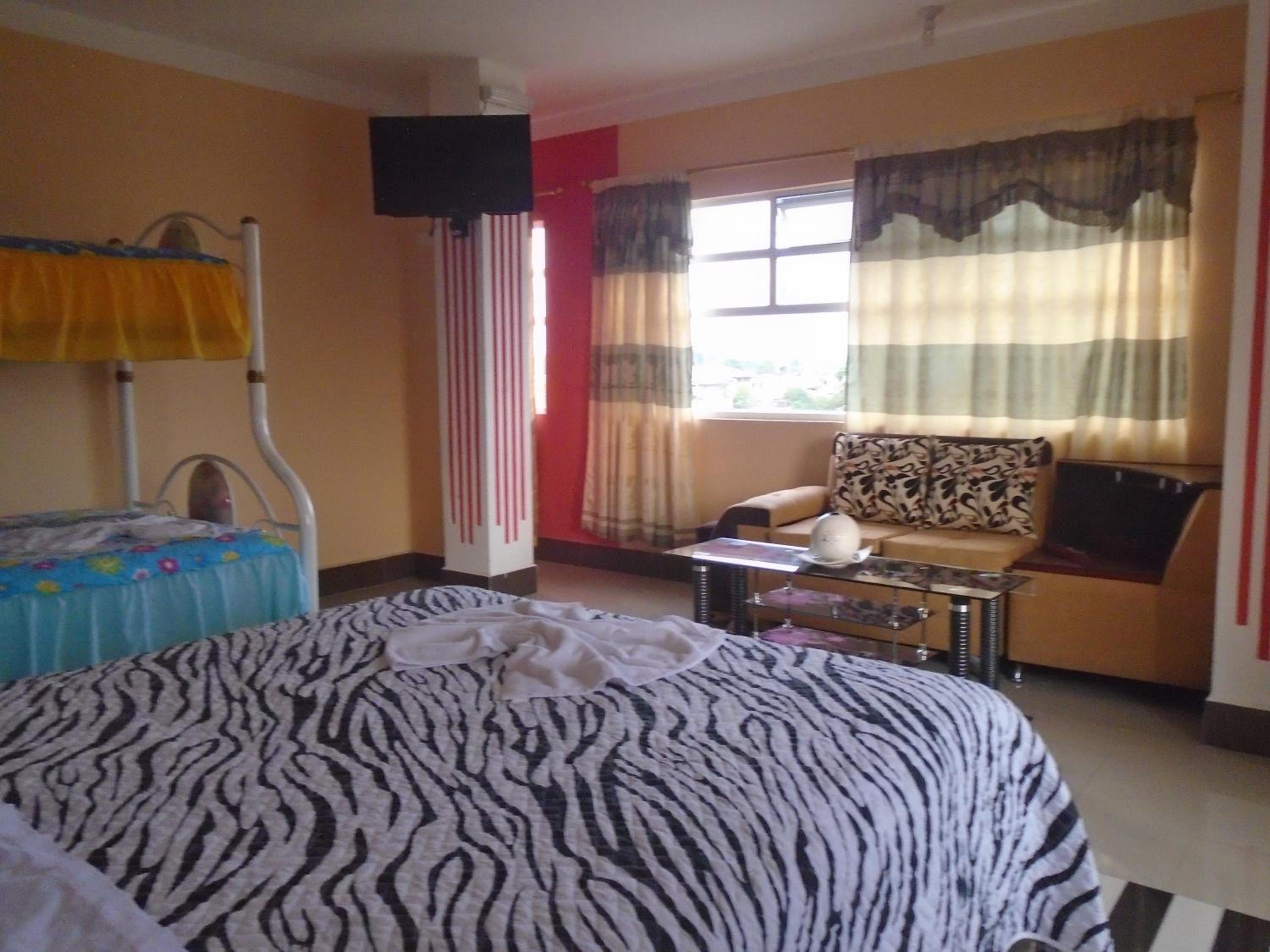 Deluxe Family Suite