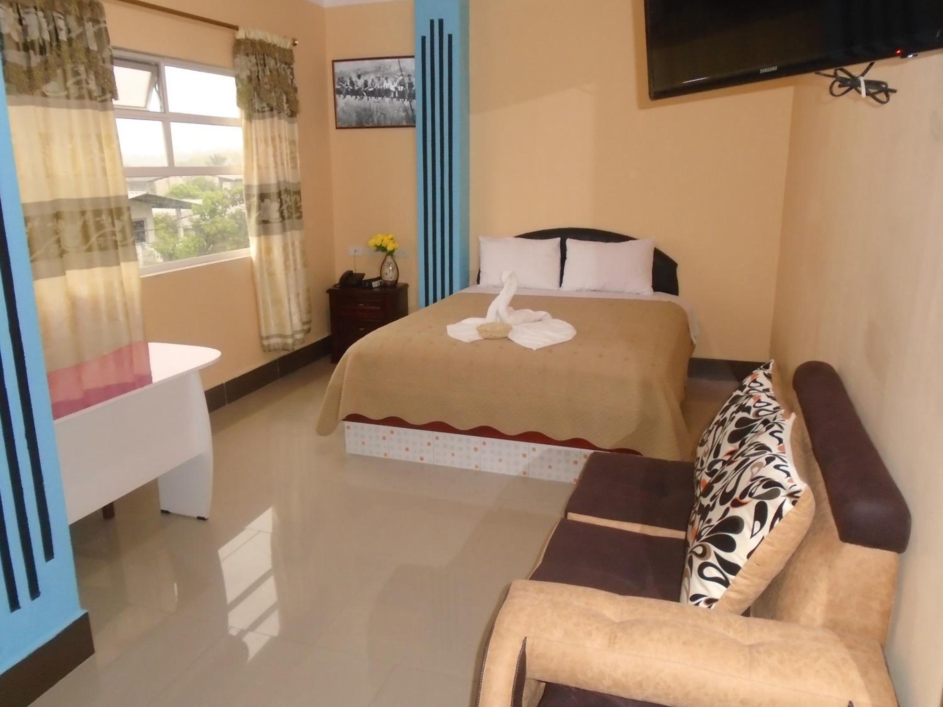 King Studio with Sofa Bed