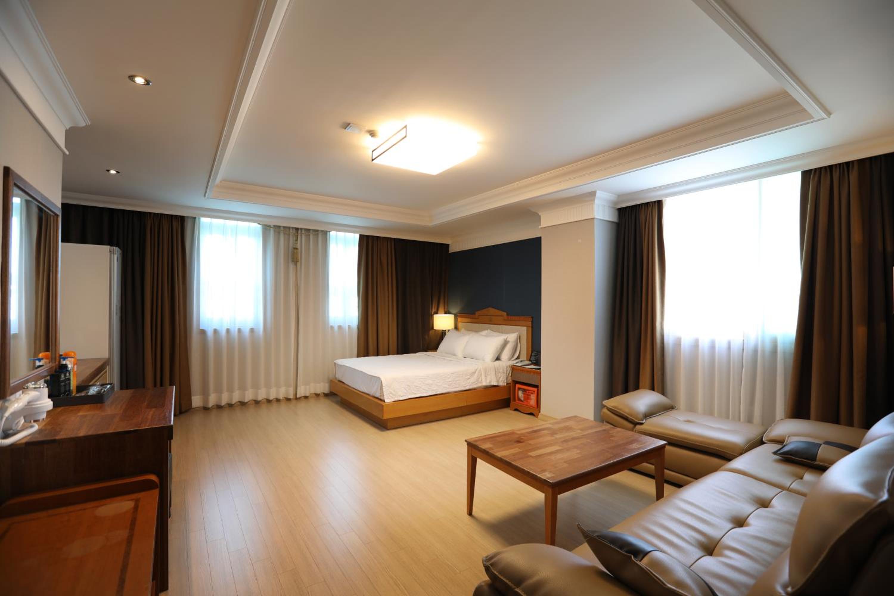 Deluxe Double Room photo 3