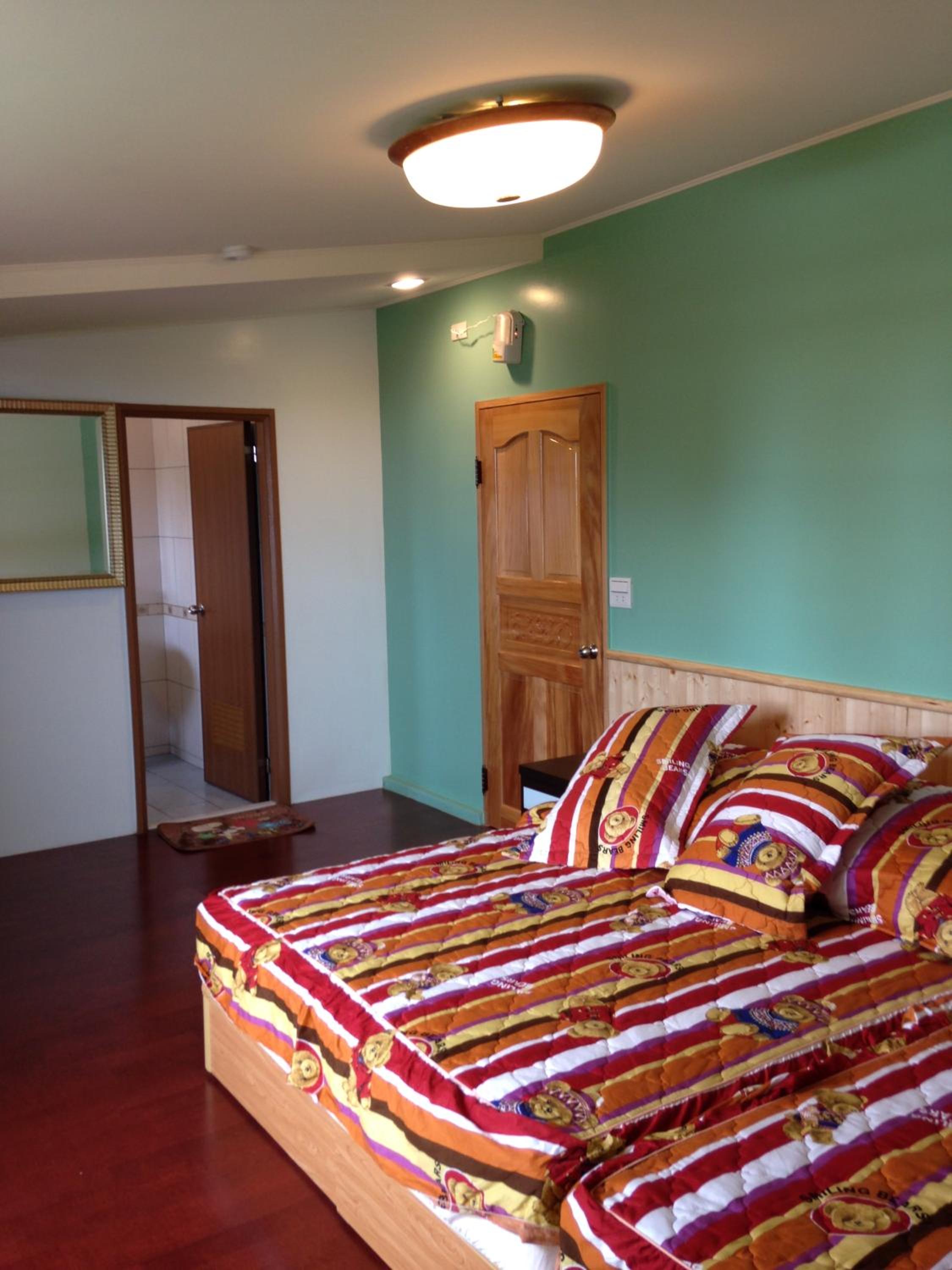 Quadruple Room with Private Bathroom photo 2