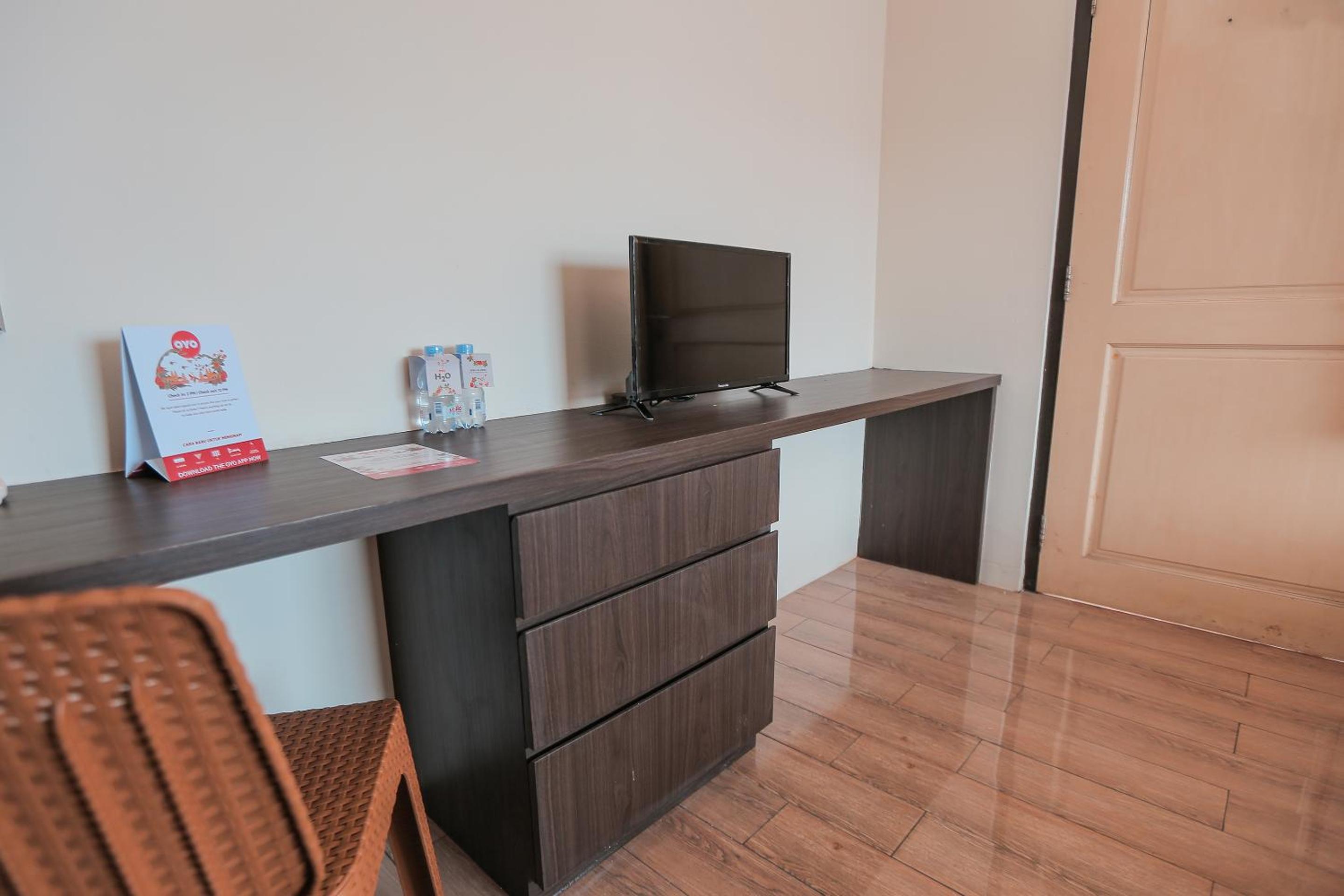 Standard Double Room - Photo 11