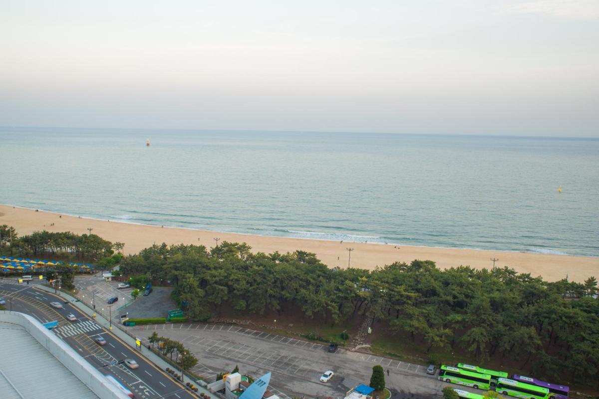 Standard Twin Room with Ocean View photo 3