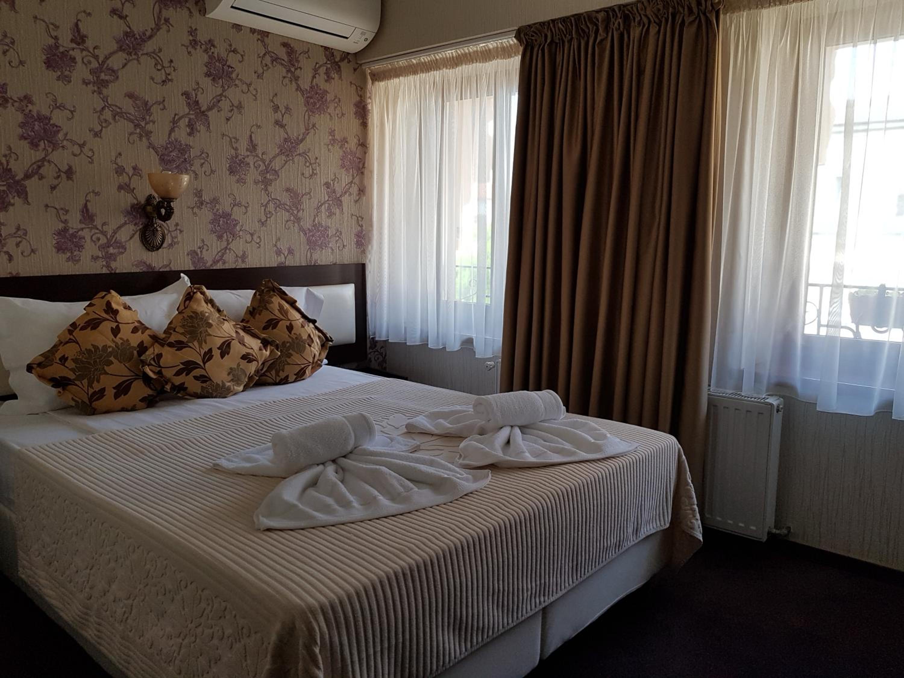 Standard Double Room - Photo 19