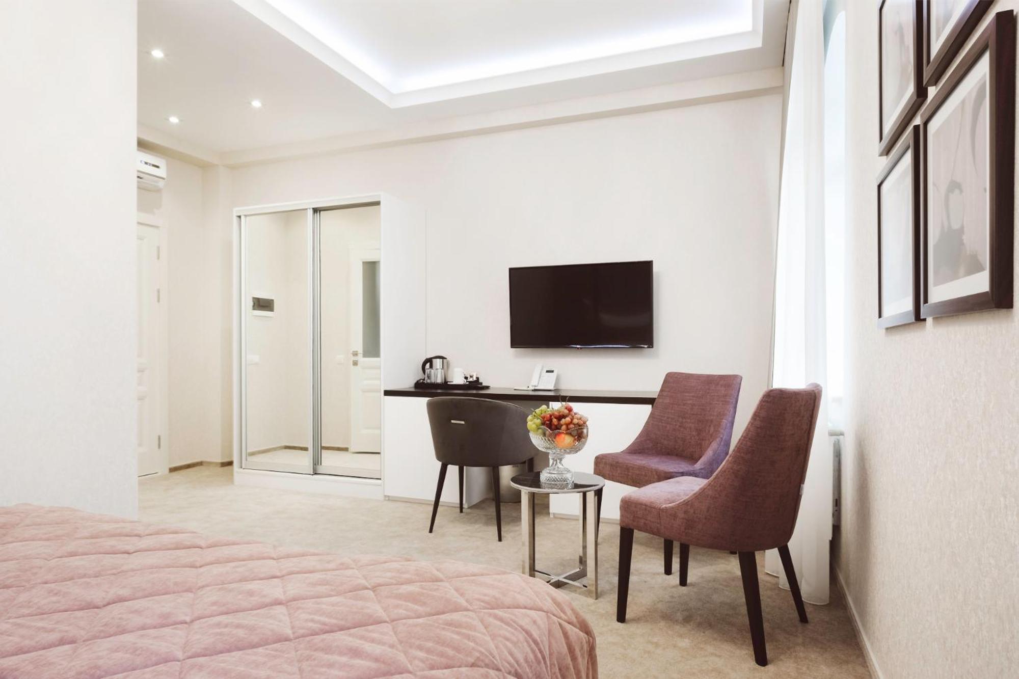Superior King Room photo 2