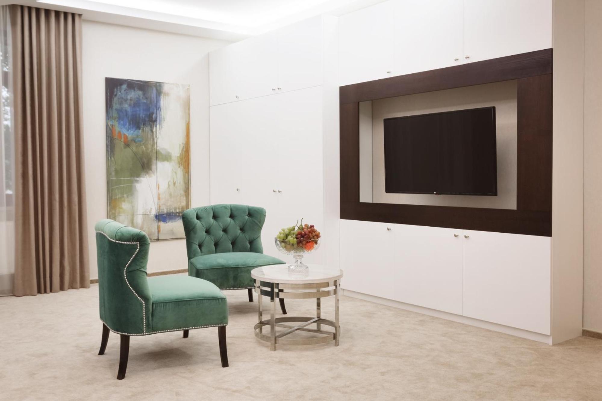 Deluxe King Room photo 3