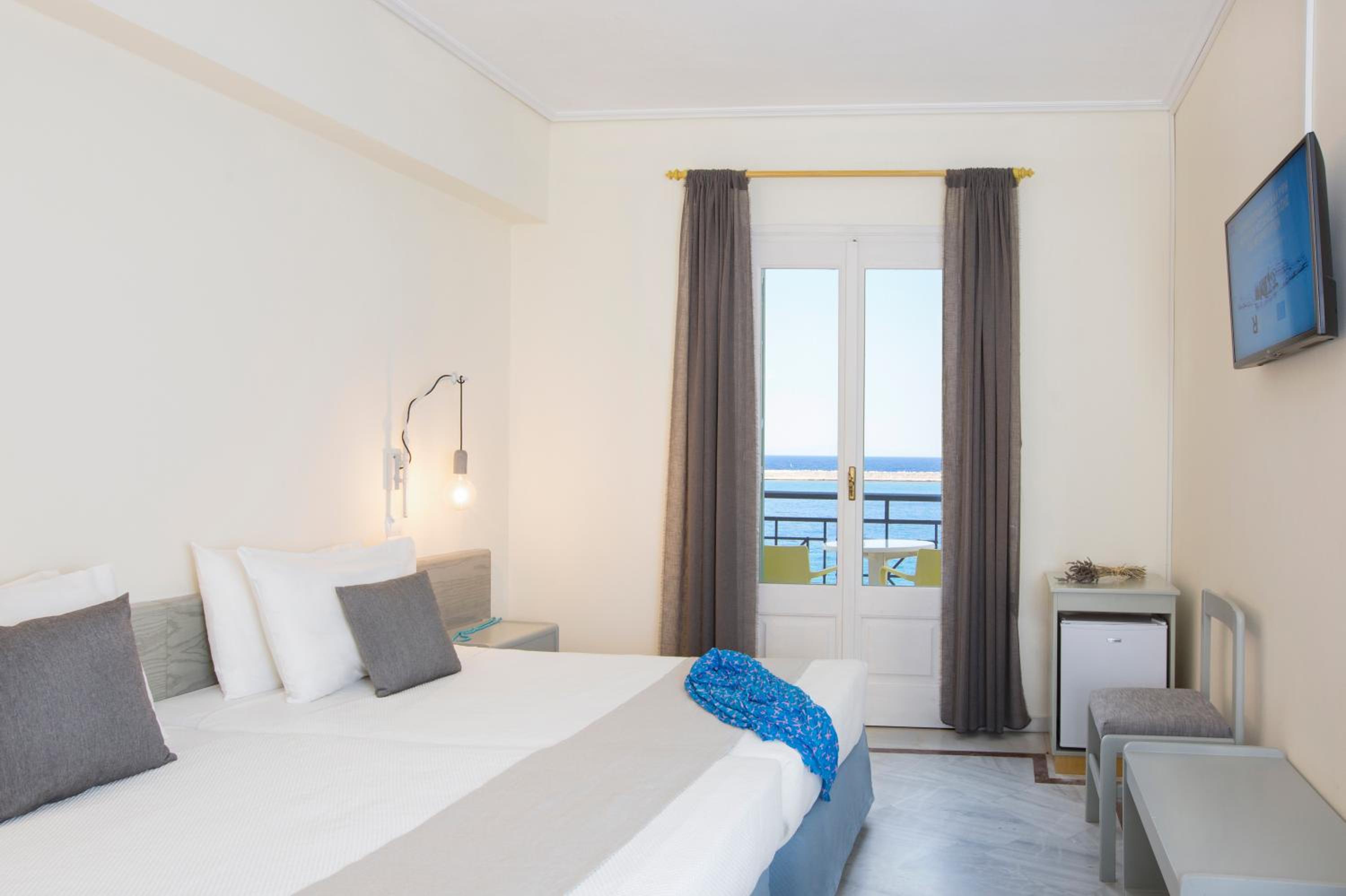 Twin Room with Sea View - Photo 1
