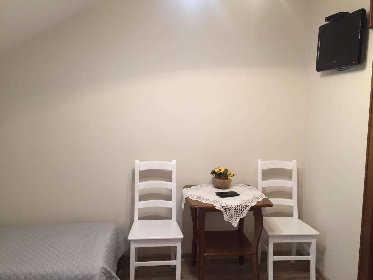 Twin Room with Bathroom photo 1