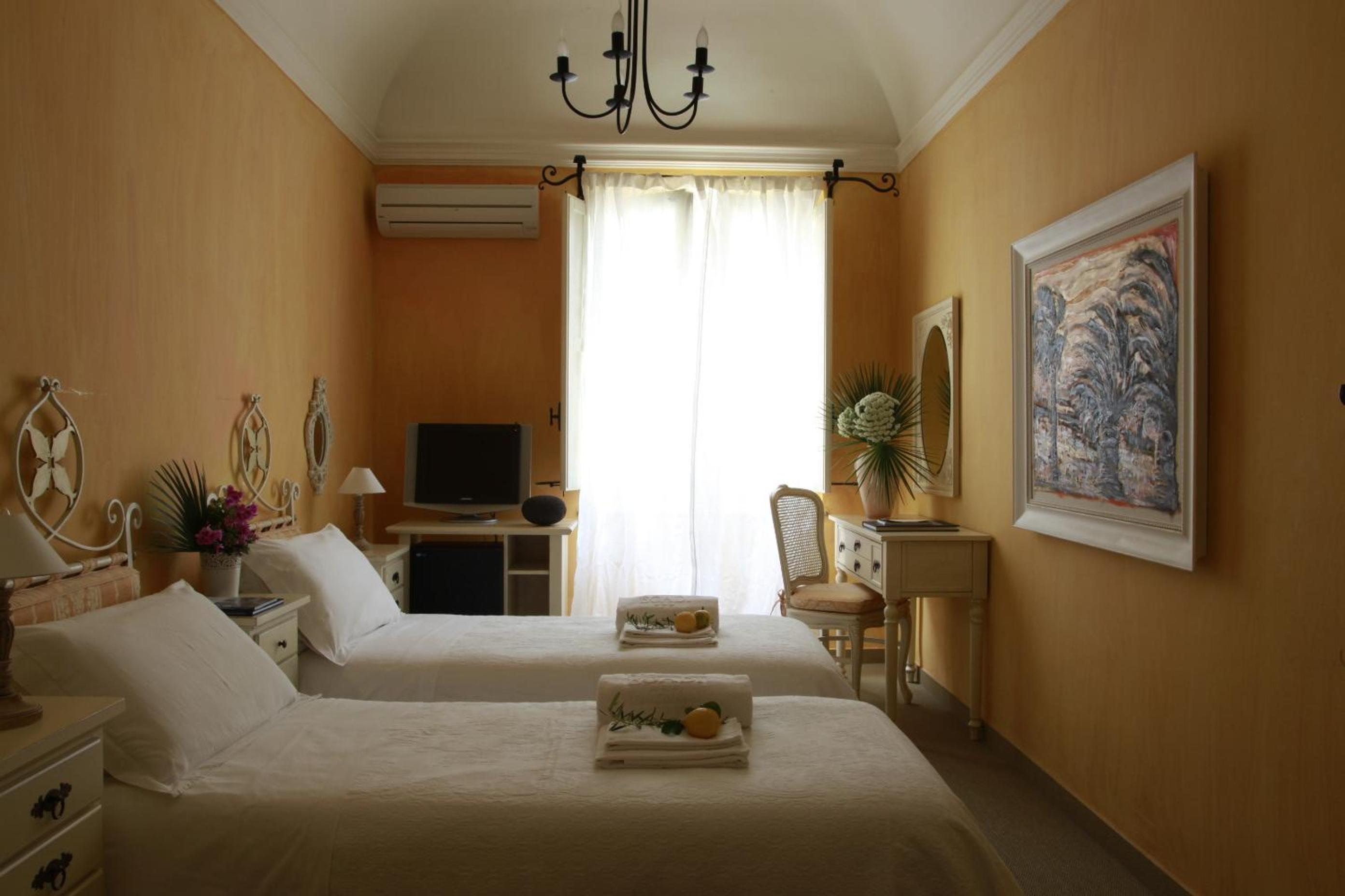 Double or Twin Room photo 1
