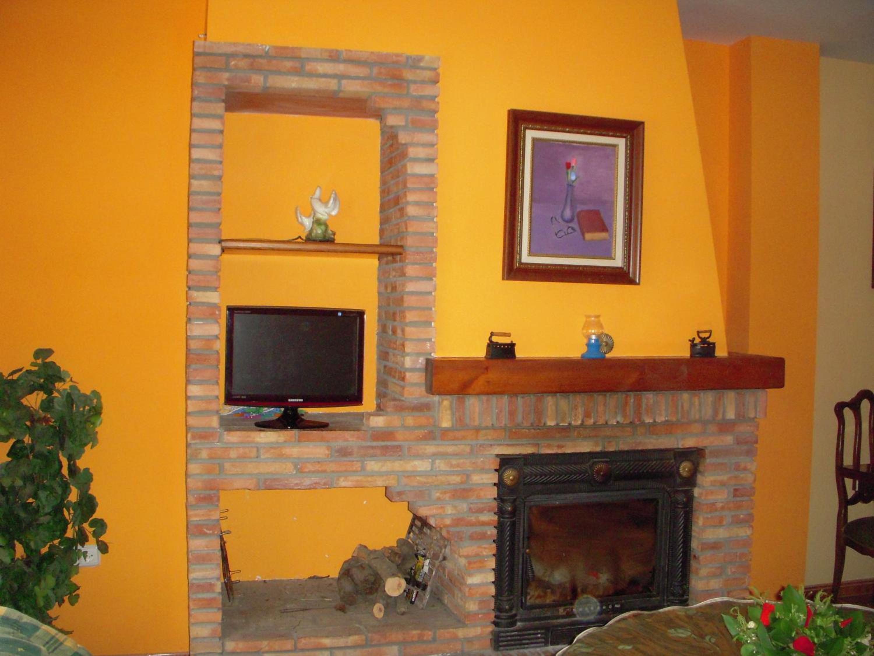 Two-Bedroom Apartment with Mountain View photo 3