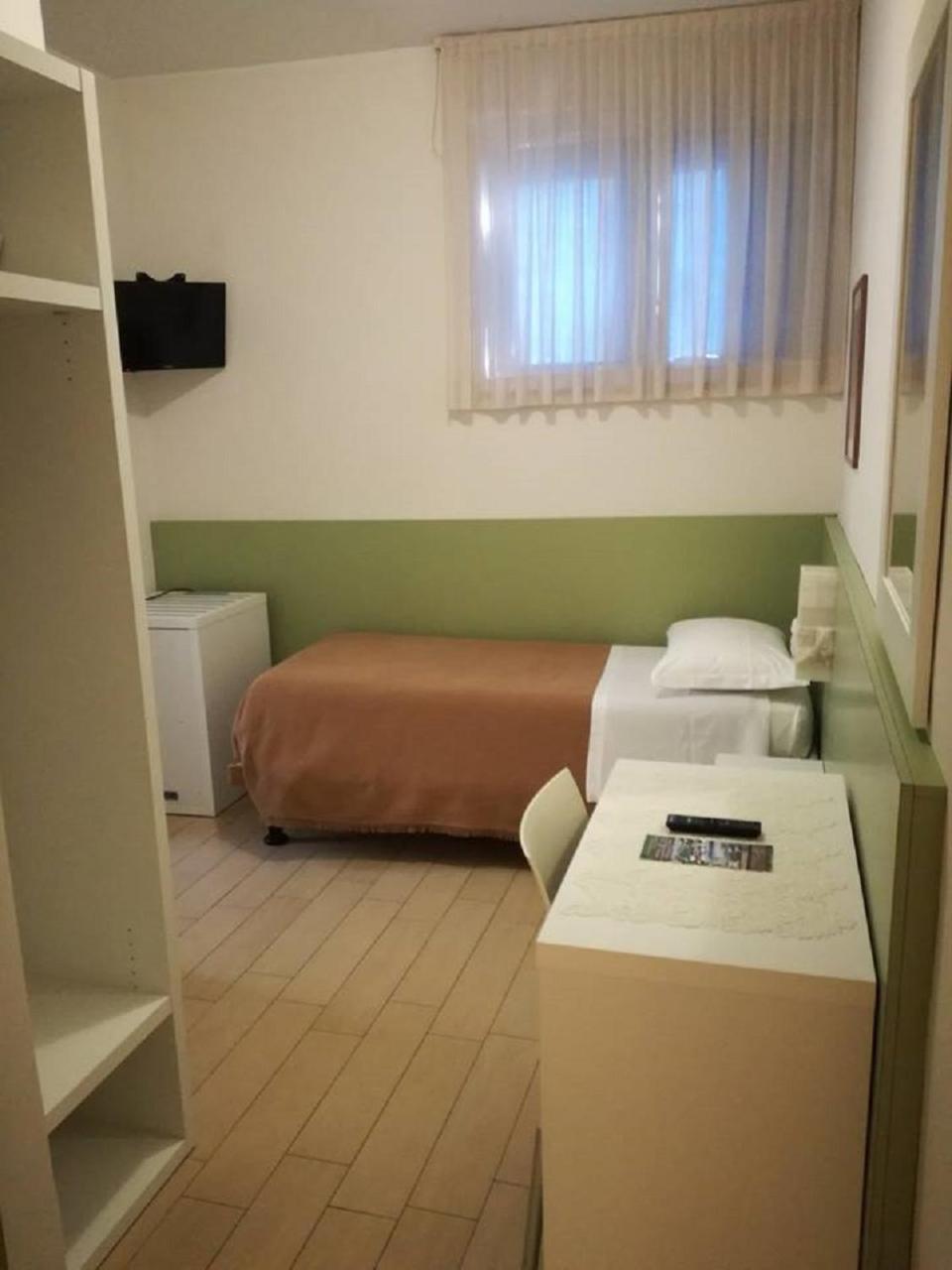 Single Room photo 1