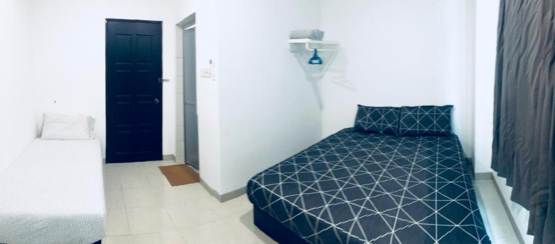 Triple Room with Private Bathroom photo 2