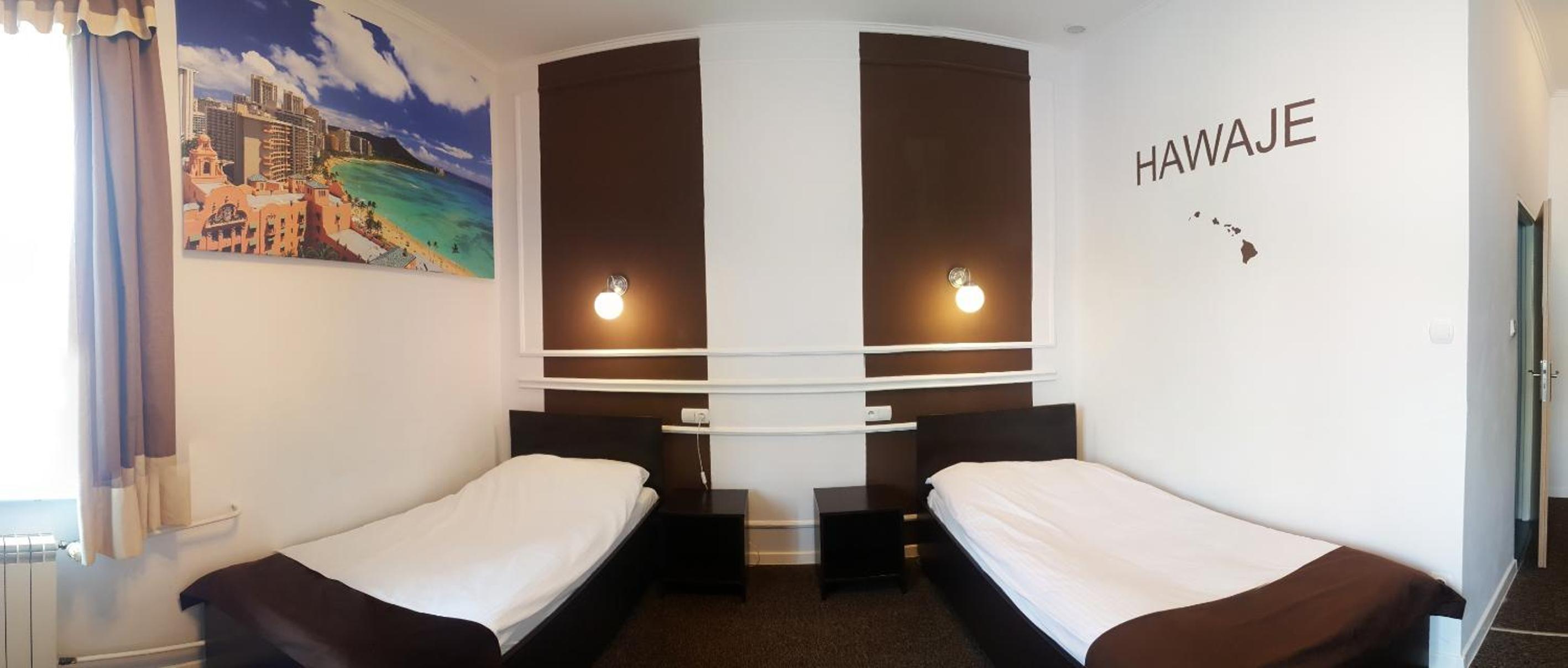 Twin Room - Photo 4