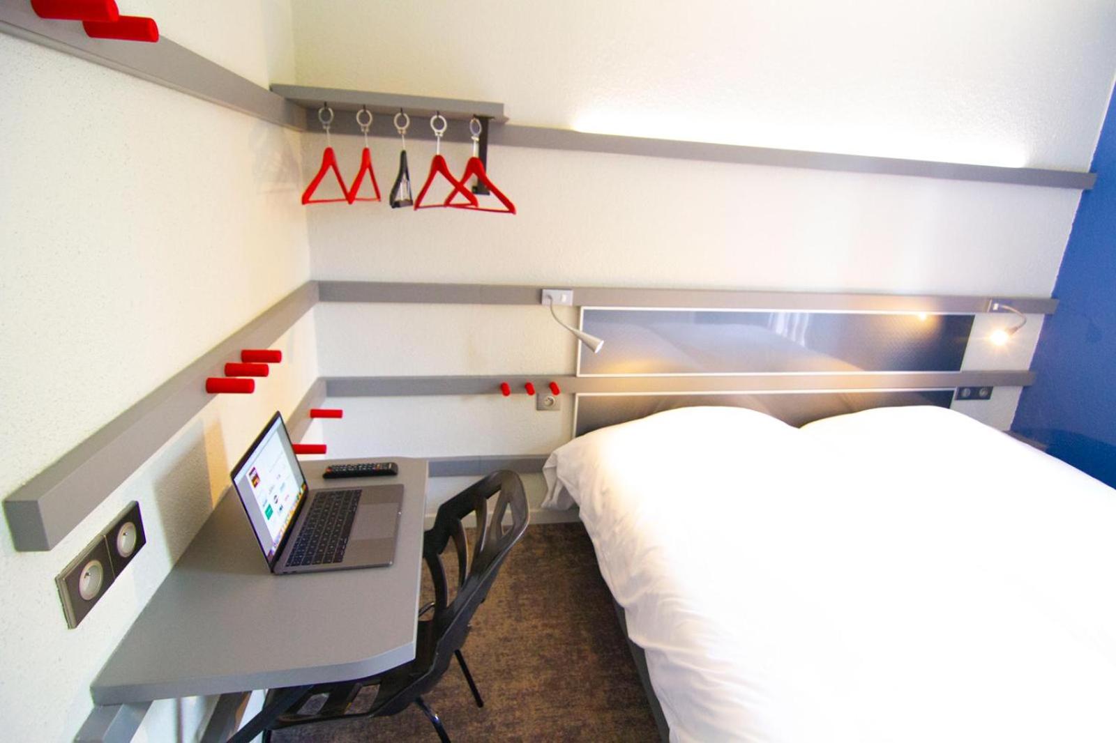 2 Single Beds - Photo 6