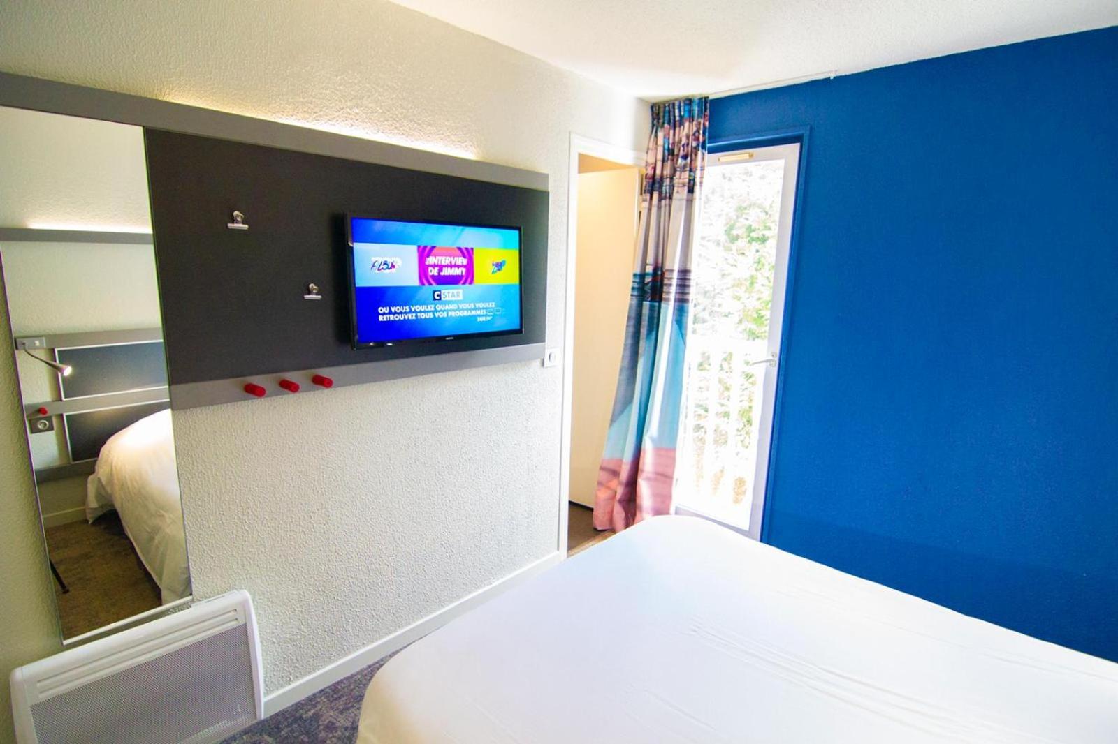 1 Double Bed - Photo 3