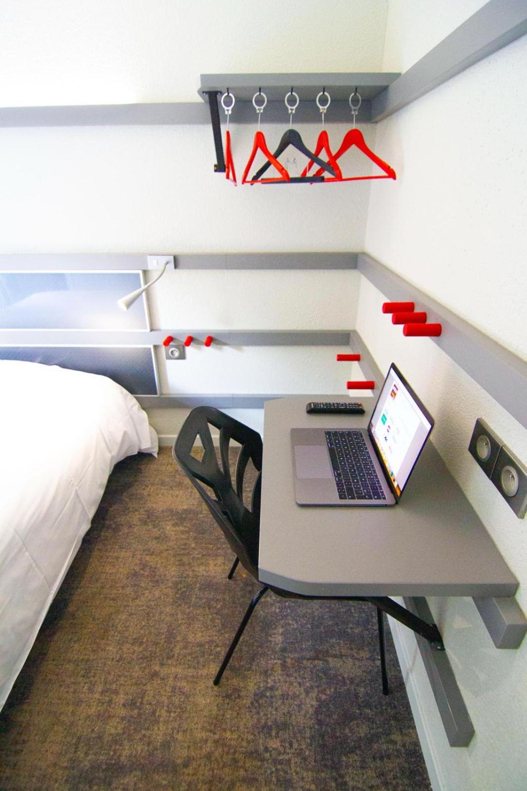 1 Double Bed - Photo 2