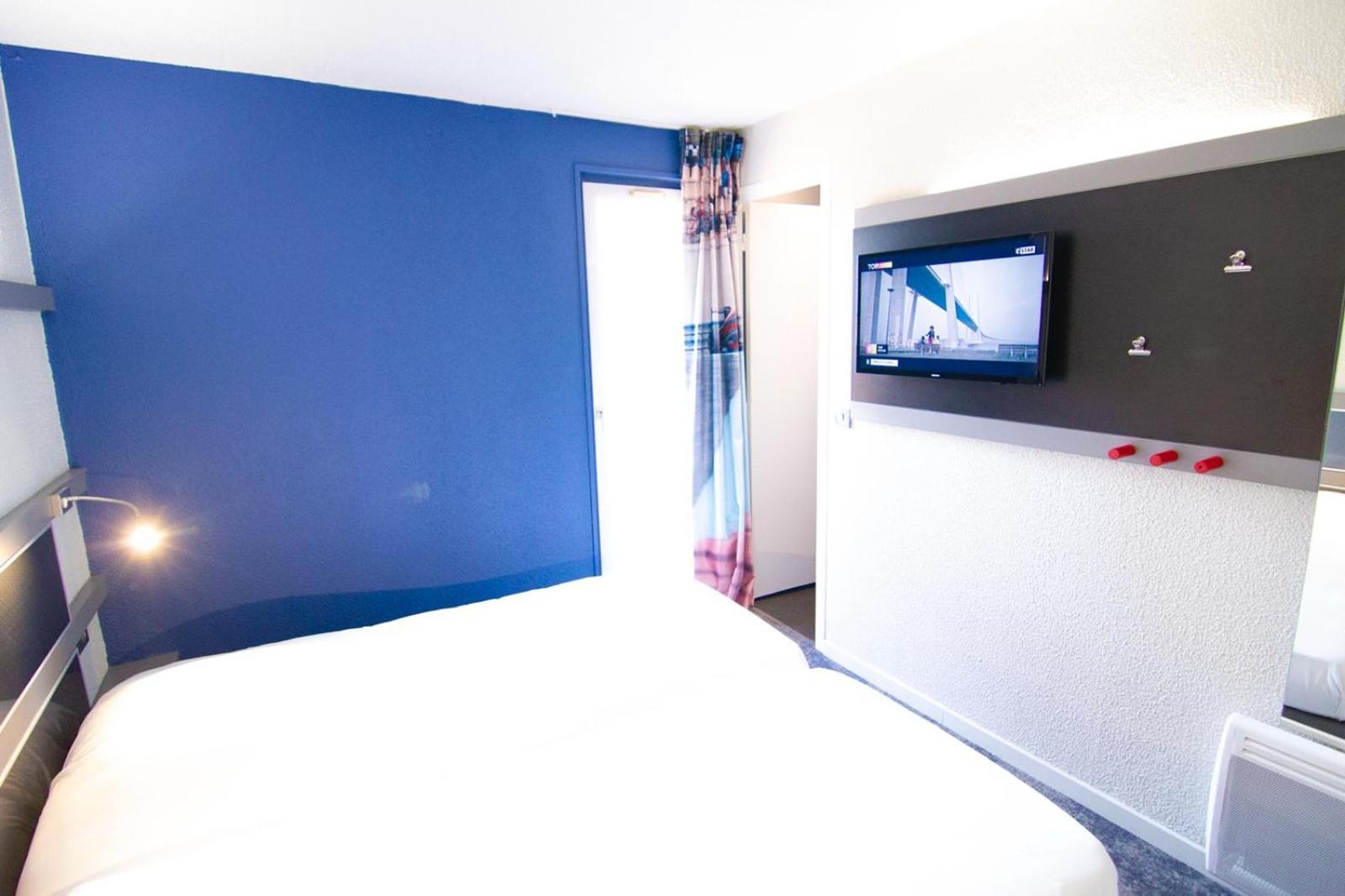 2 Single Beds - Photo 4