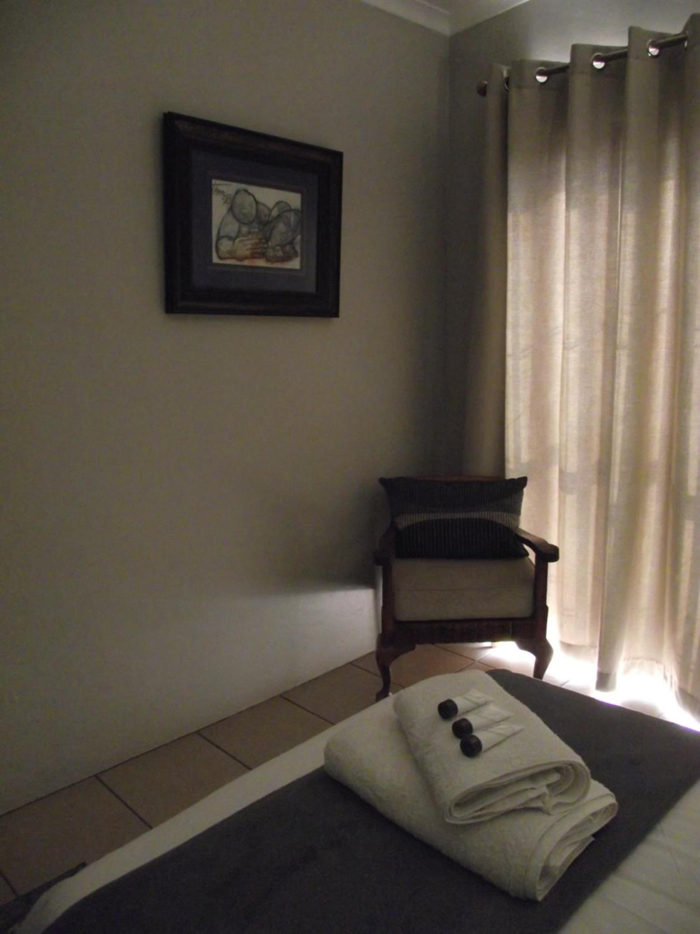 Standard Twin Room photo 3