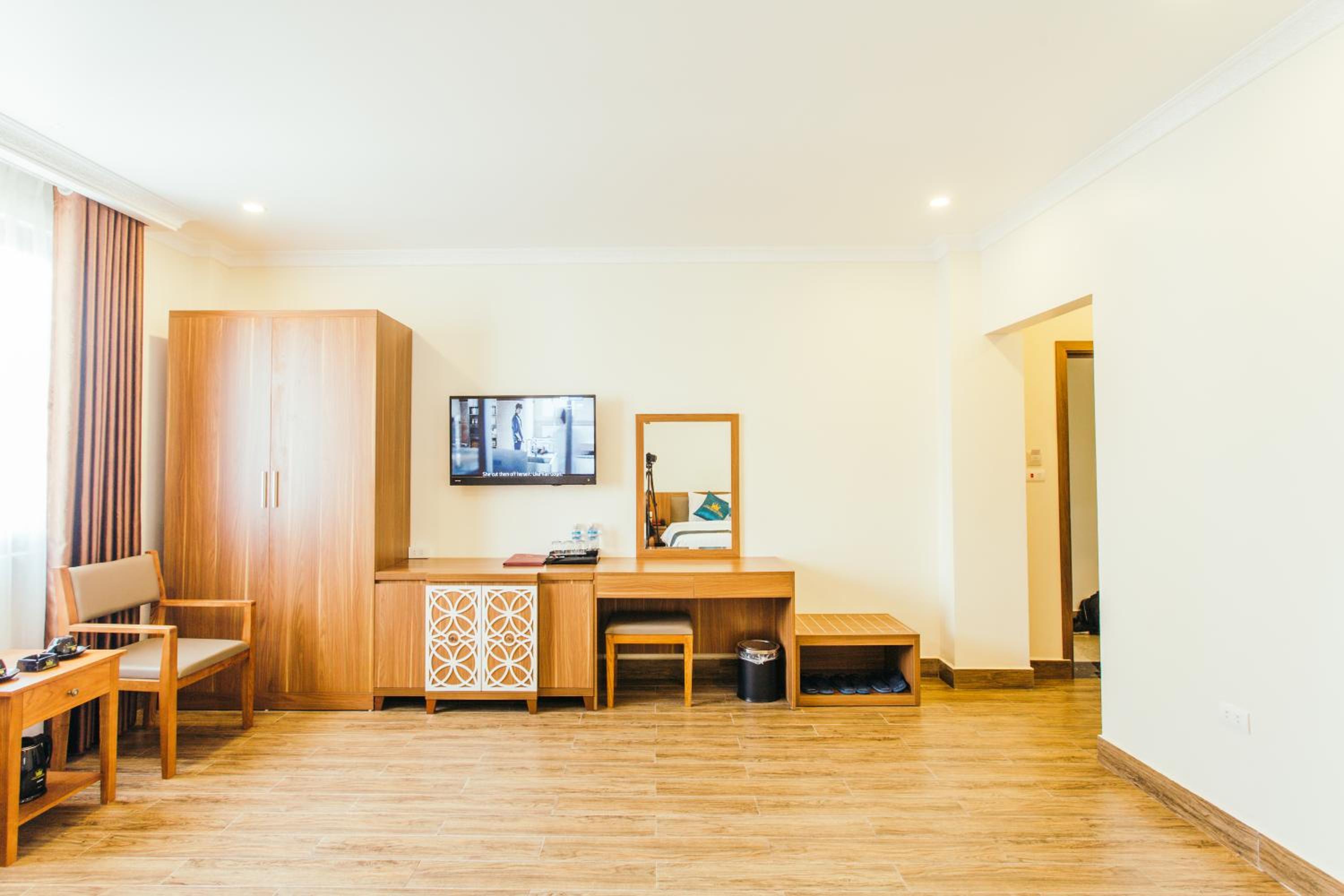 Family Room - Photo 9