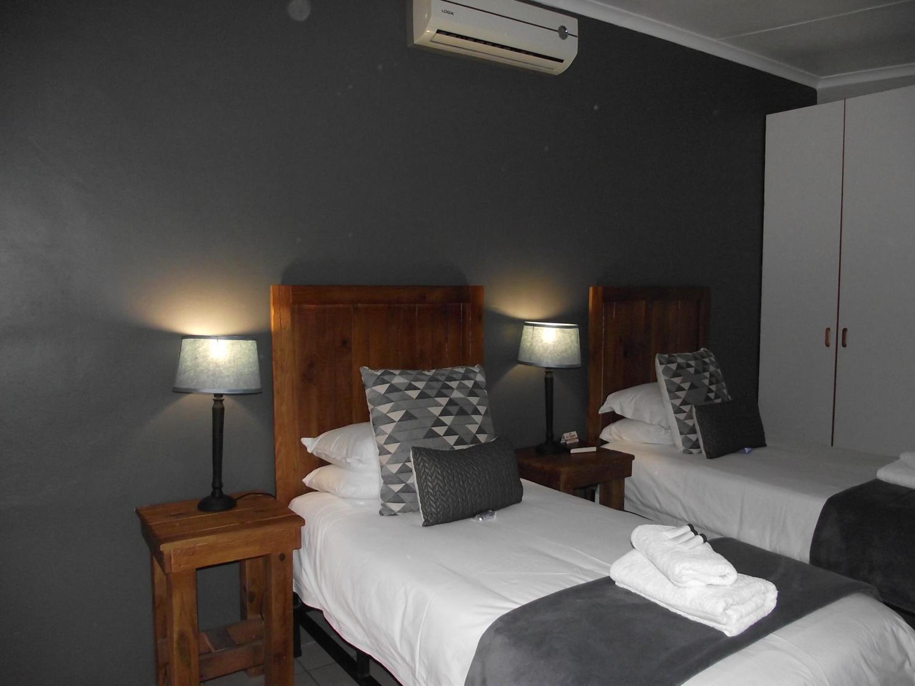 Standard Twin Room photo 1