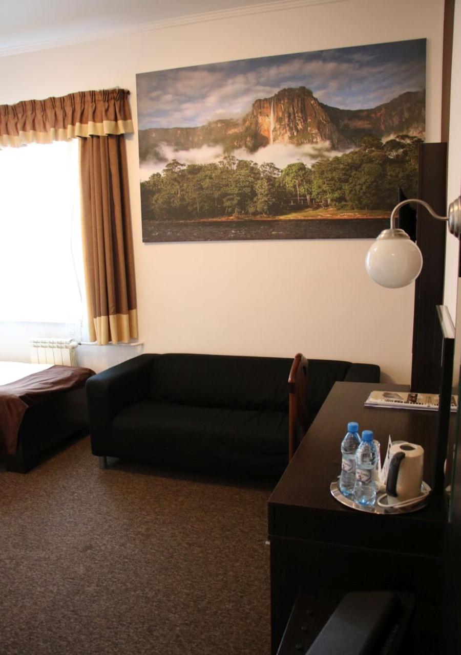Twin Room - Photo 7