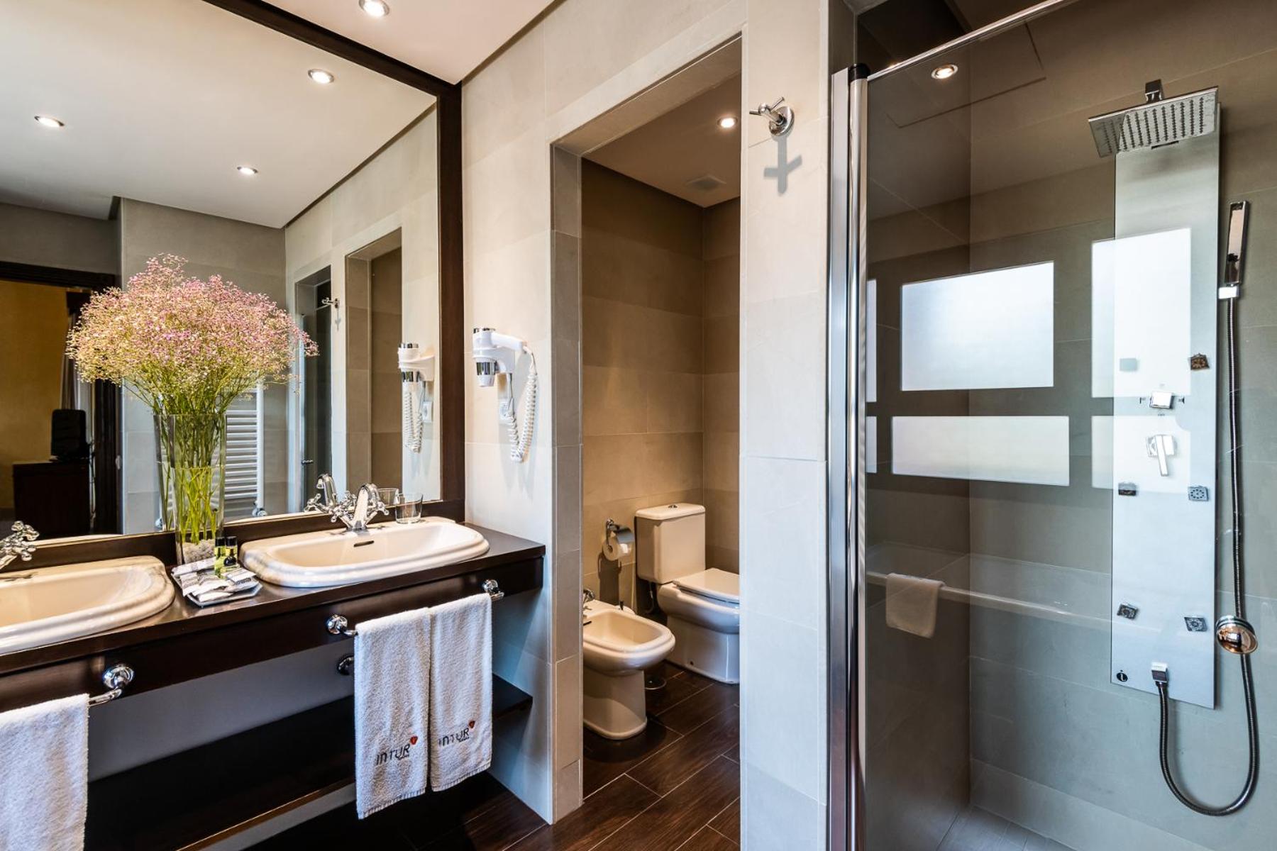 Junior Suite - Photo 6