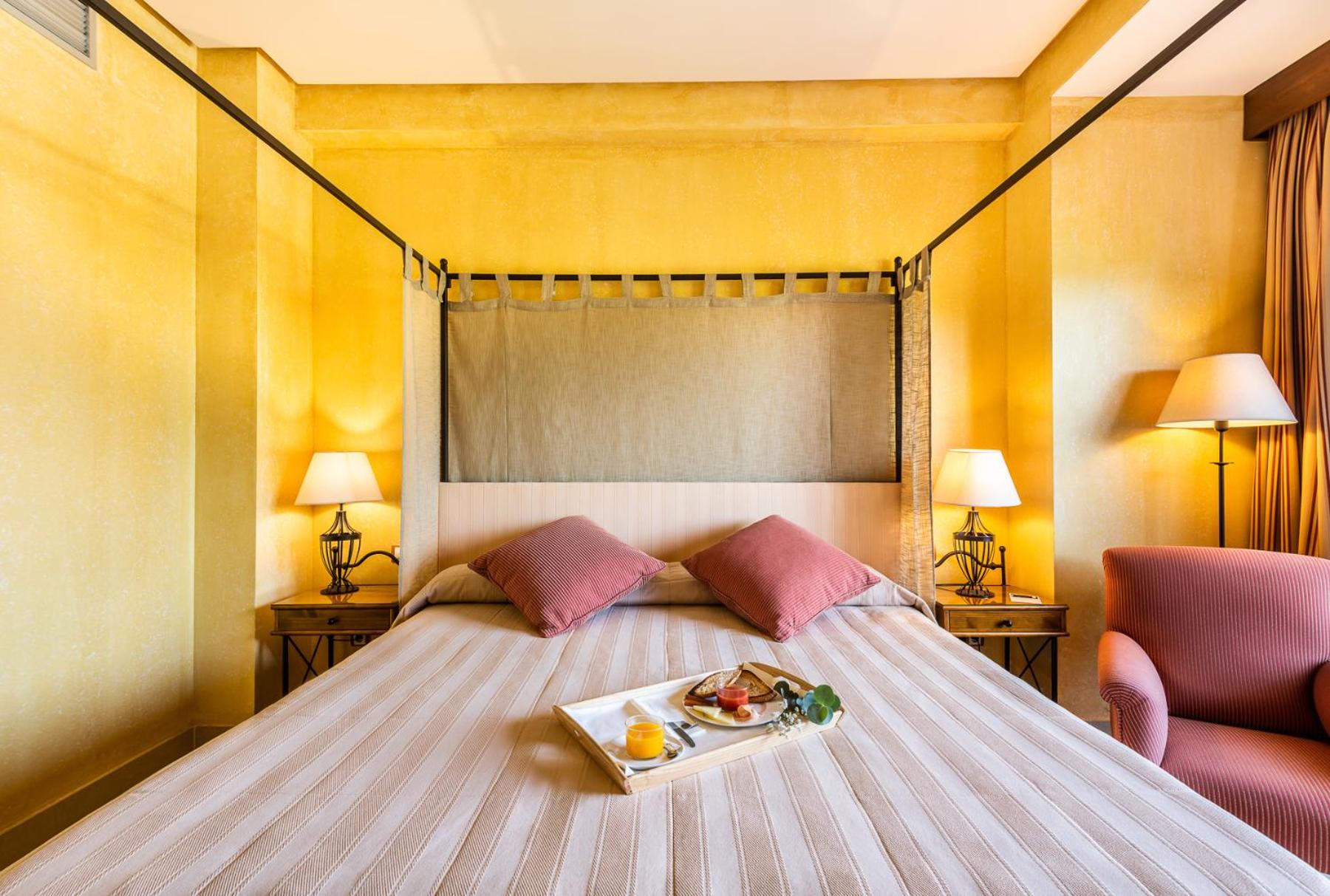 Double or Twin Room - Photo 3