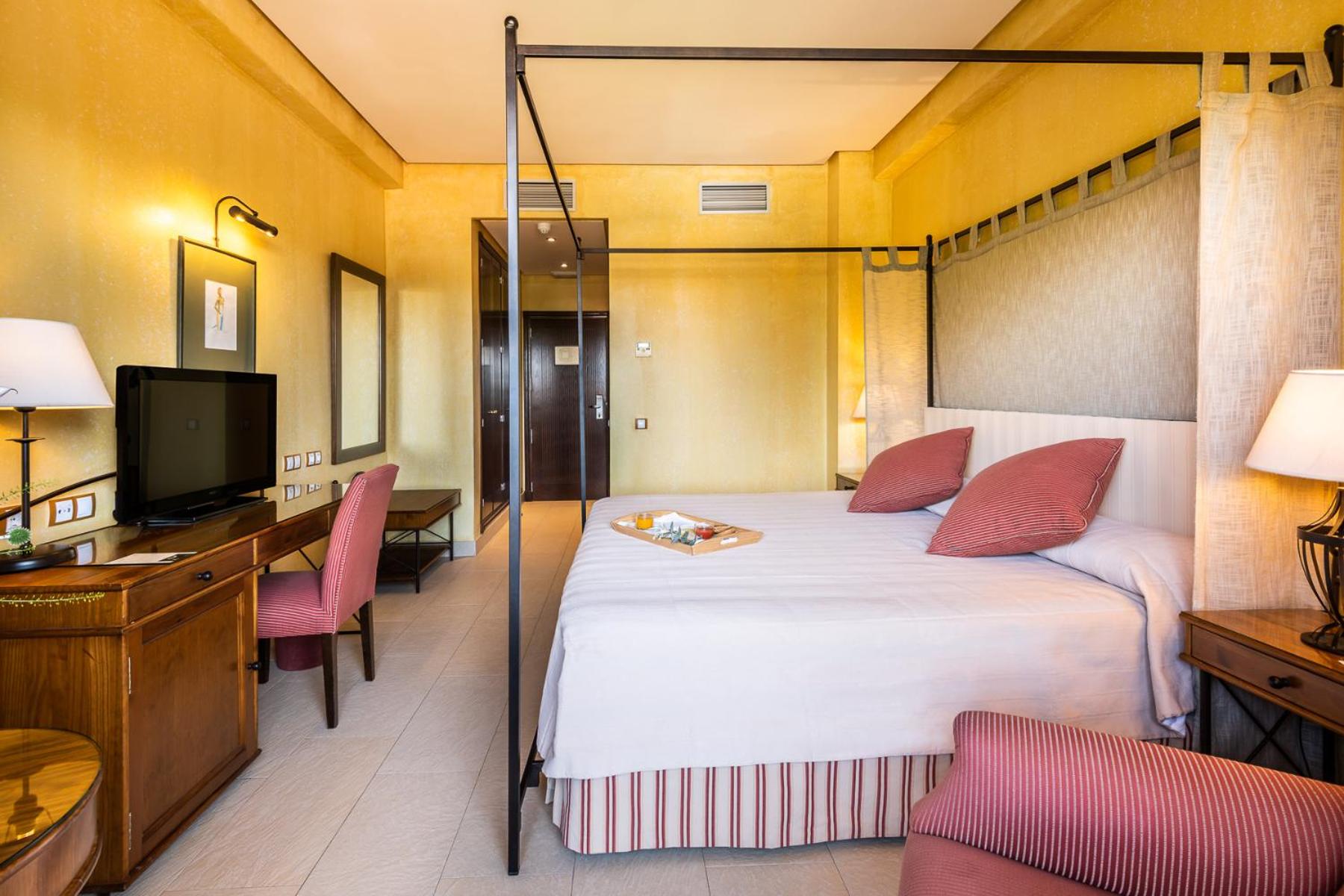 Double or Twin Room - Photo 1