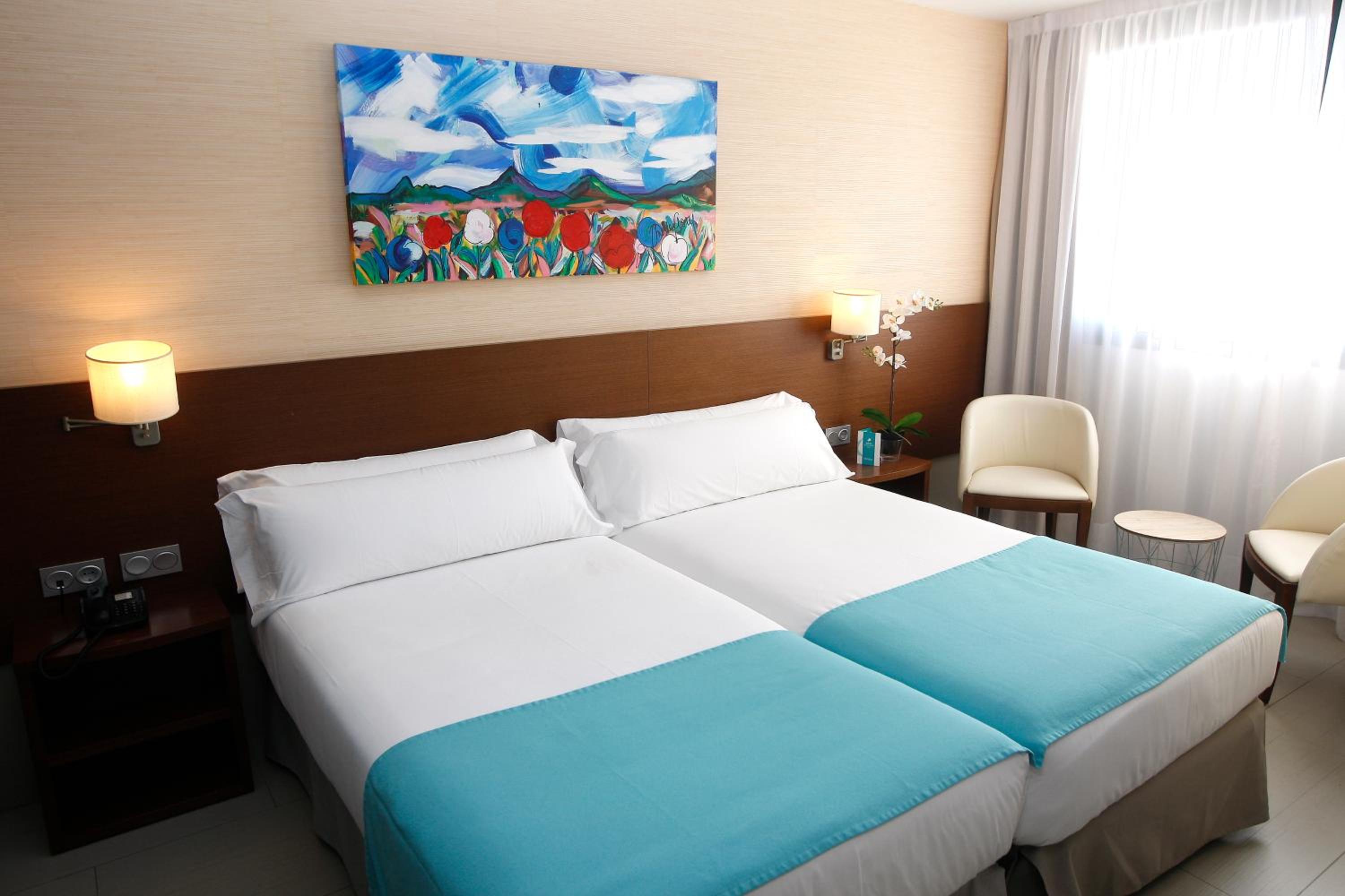 Twin Room - Photo 1