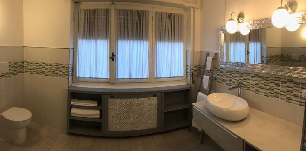 Double Room with Lake View - Photo 8