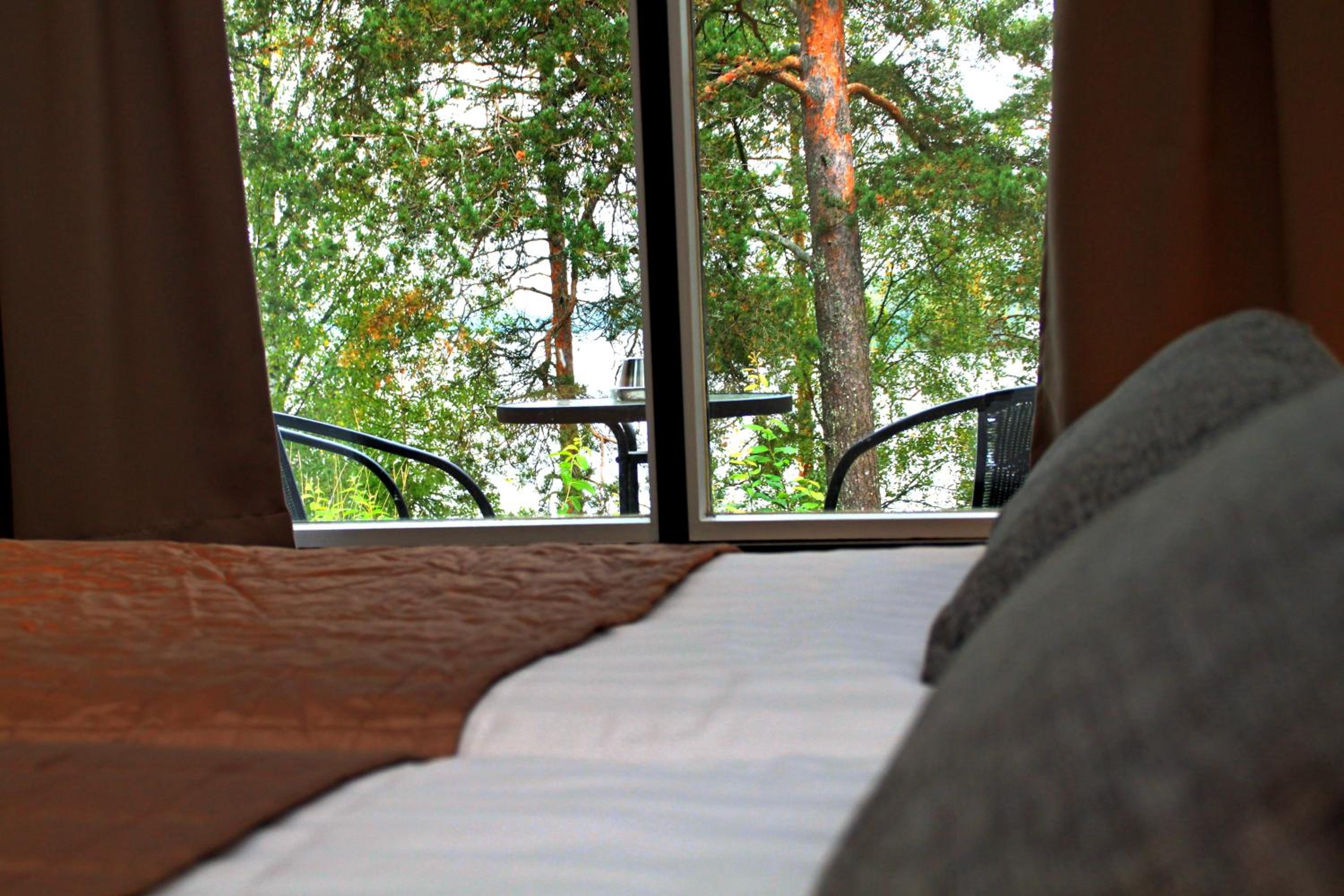 Twin Room with Lake View photo 3
