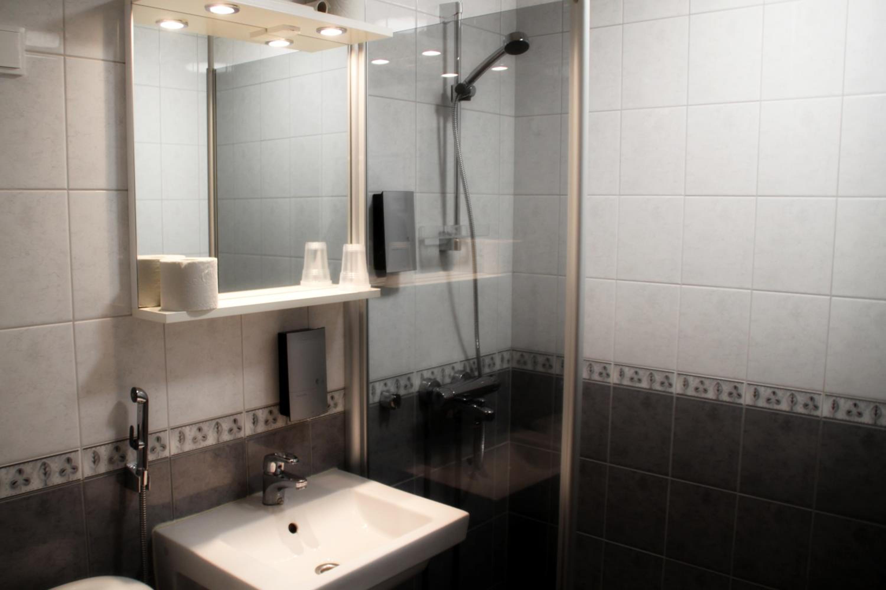 Twin Room with Lake View photo 2