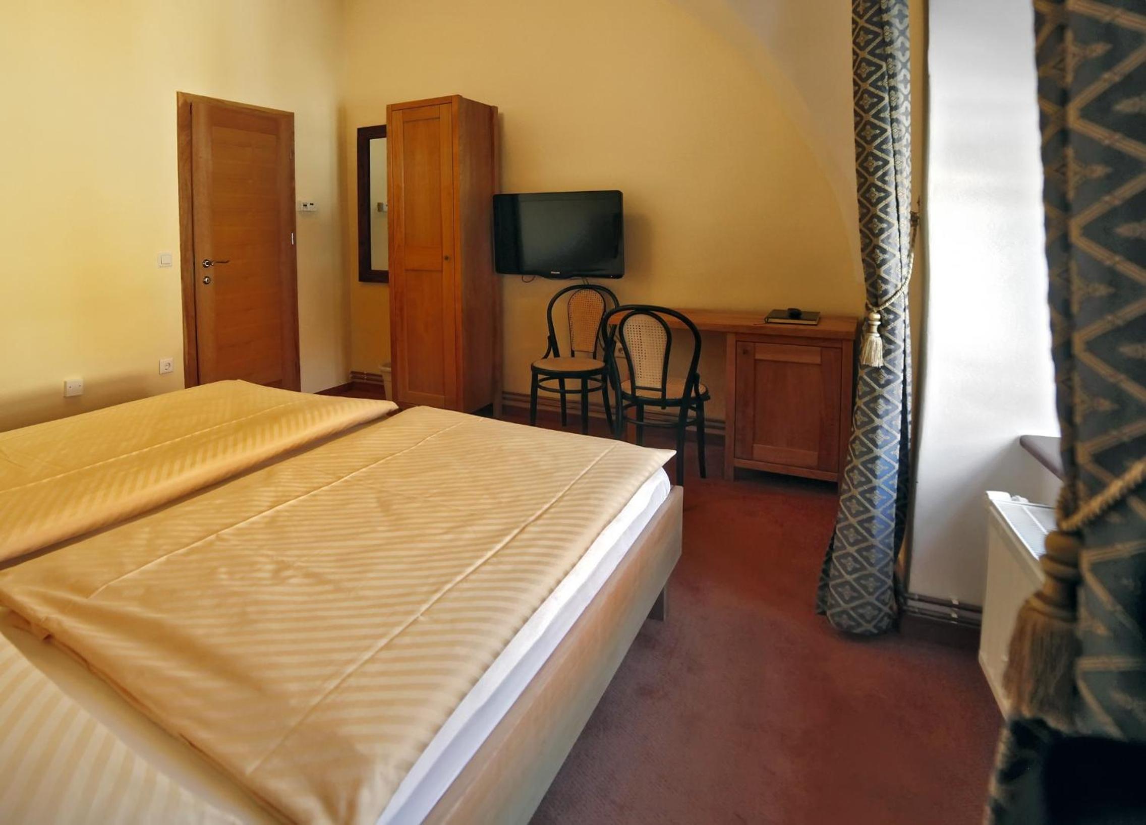 Standard Twin Room - Photo 1