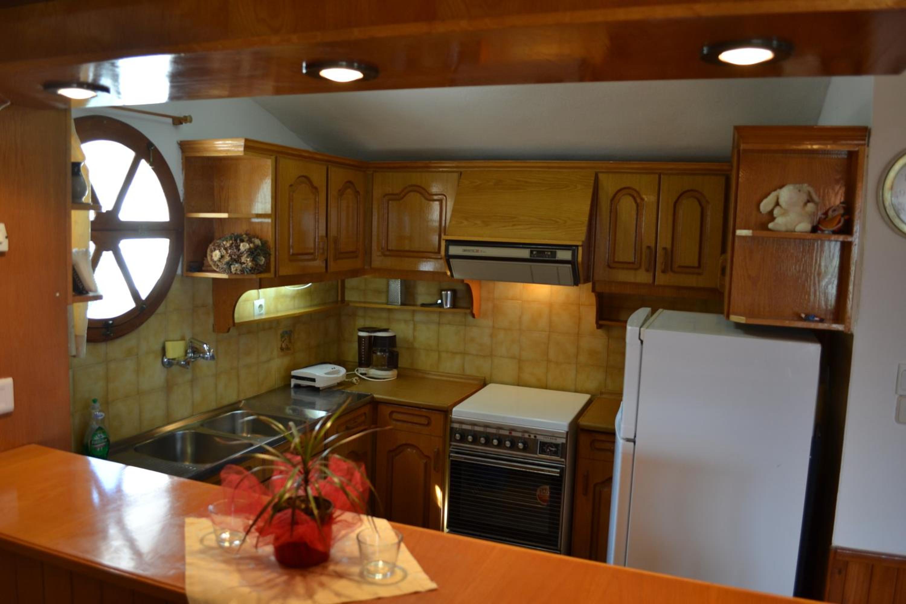 One-Bedroom Apartment - Attic photo 3