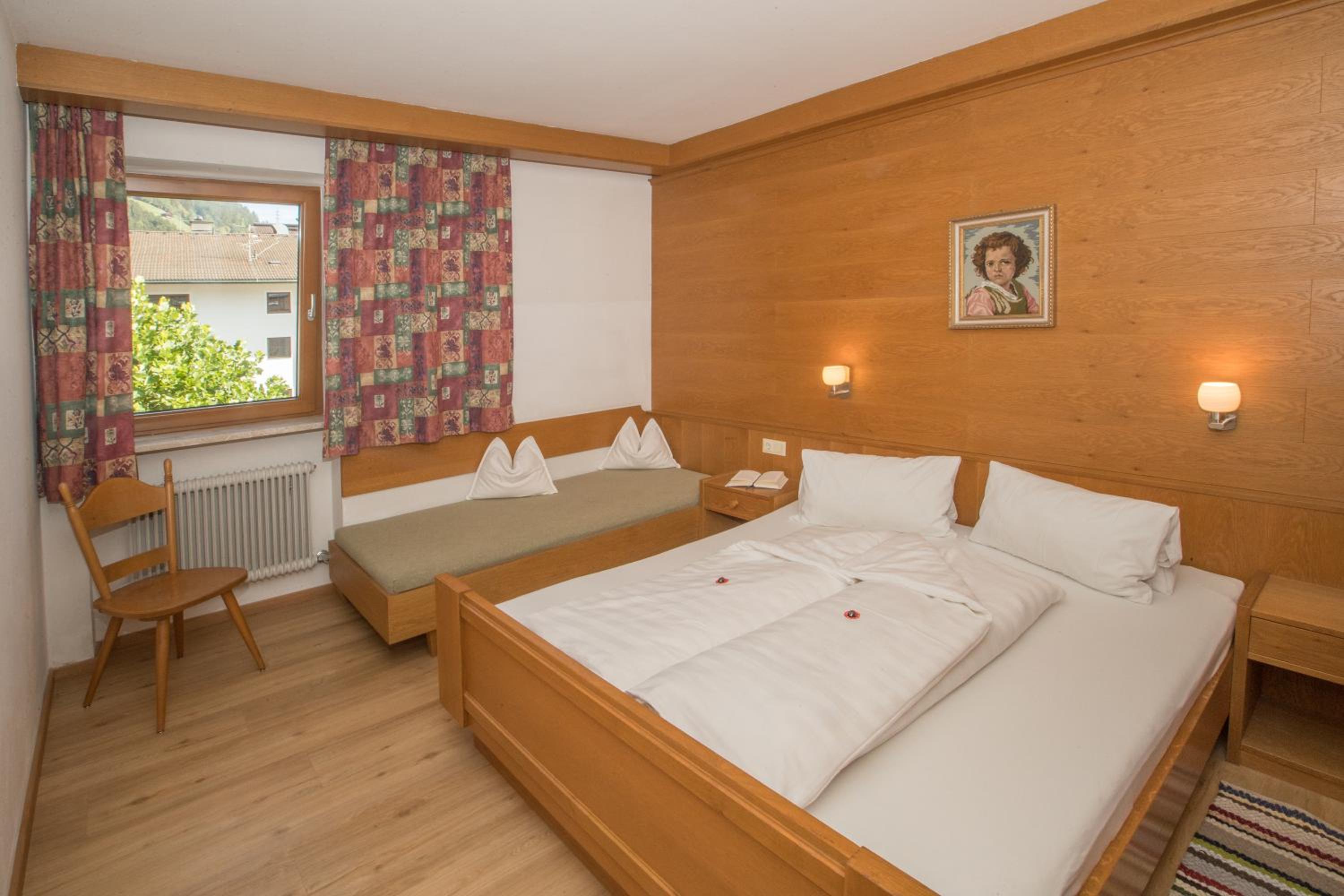 One-Bedroom Apartment with Mountain View photo 3