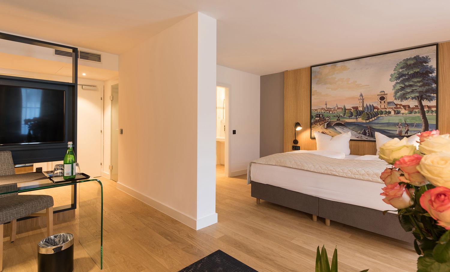 Suite - Photo 10