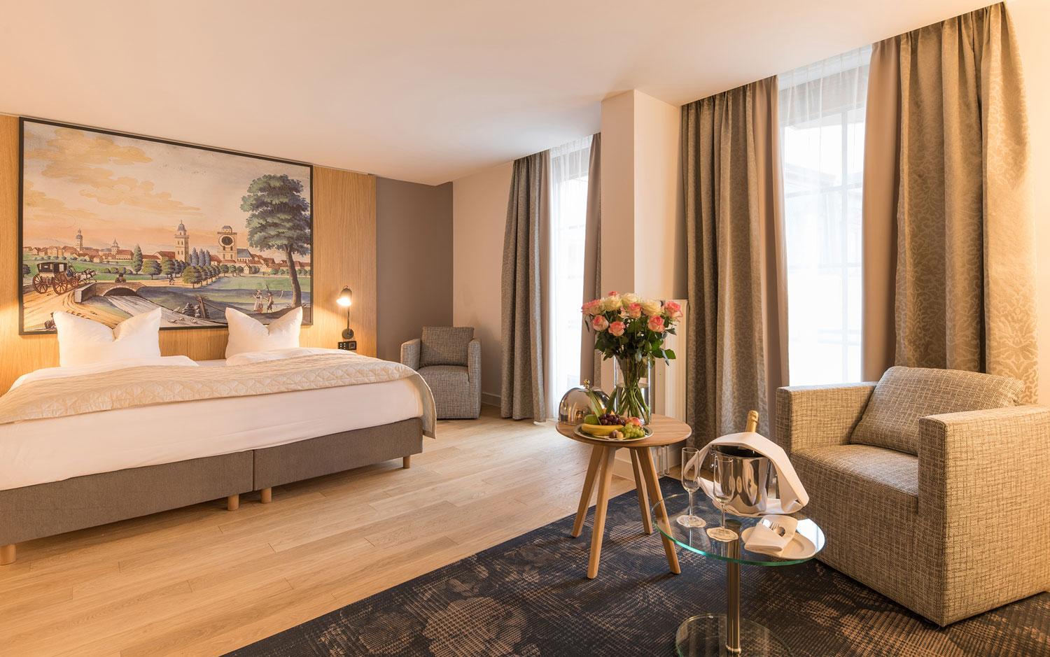 Suite - Photo 1