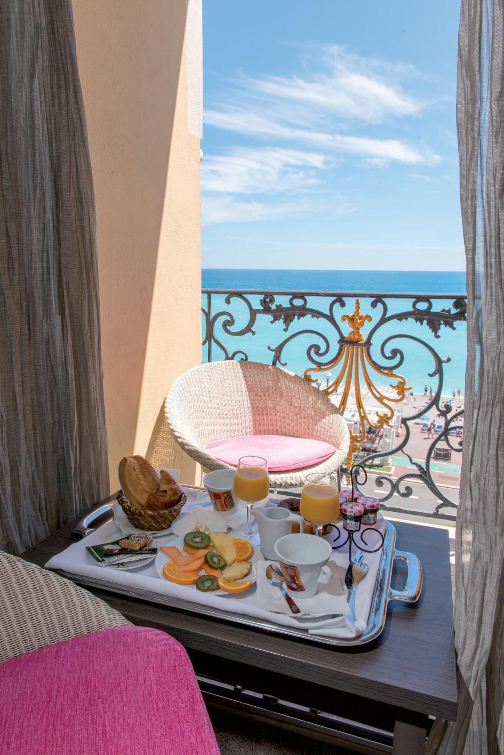 Double Room with Balcony and Sea View