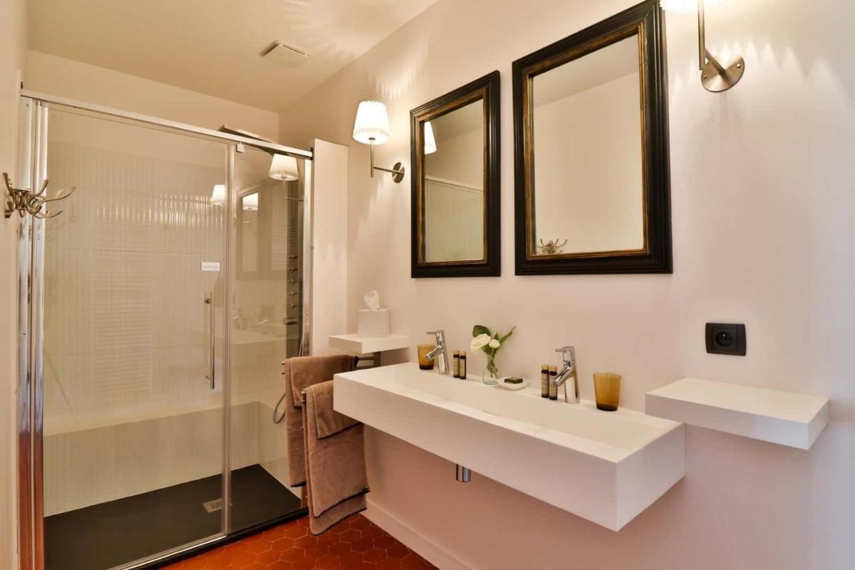 Double Room with Private Bathroom, Garden View