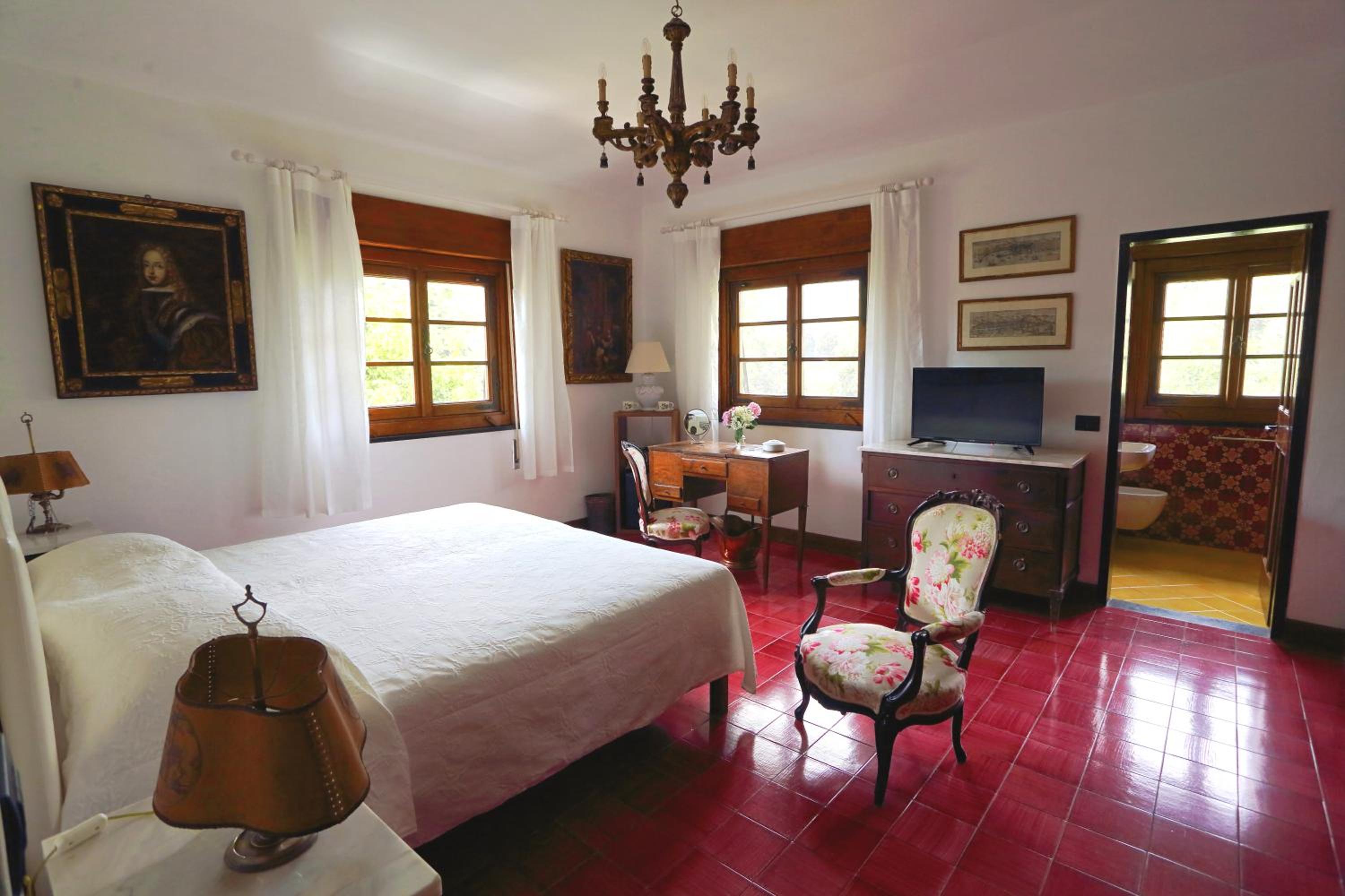 Four-Bedroom House photo 1